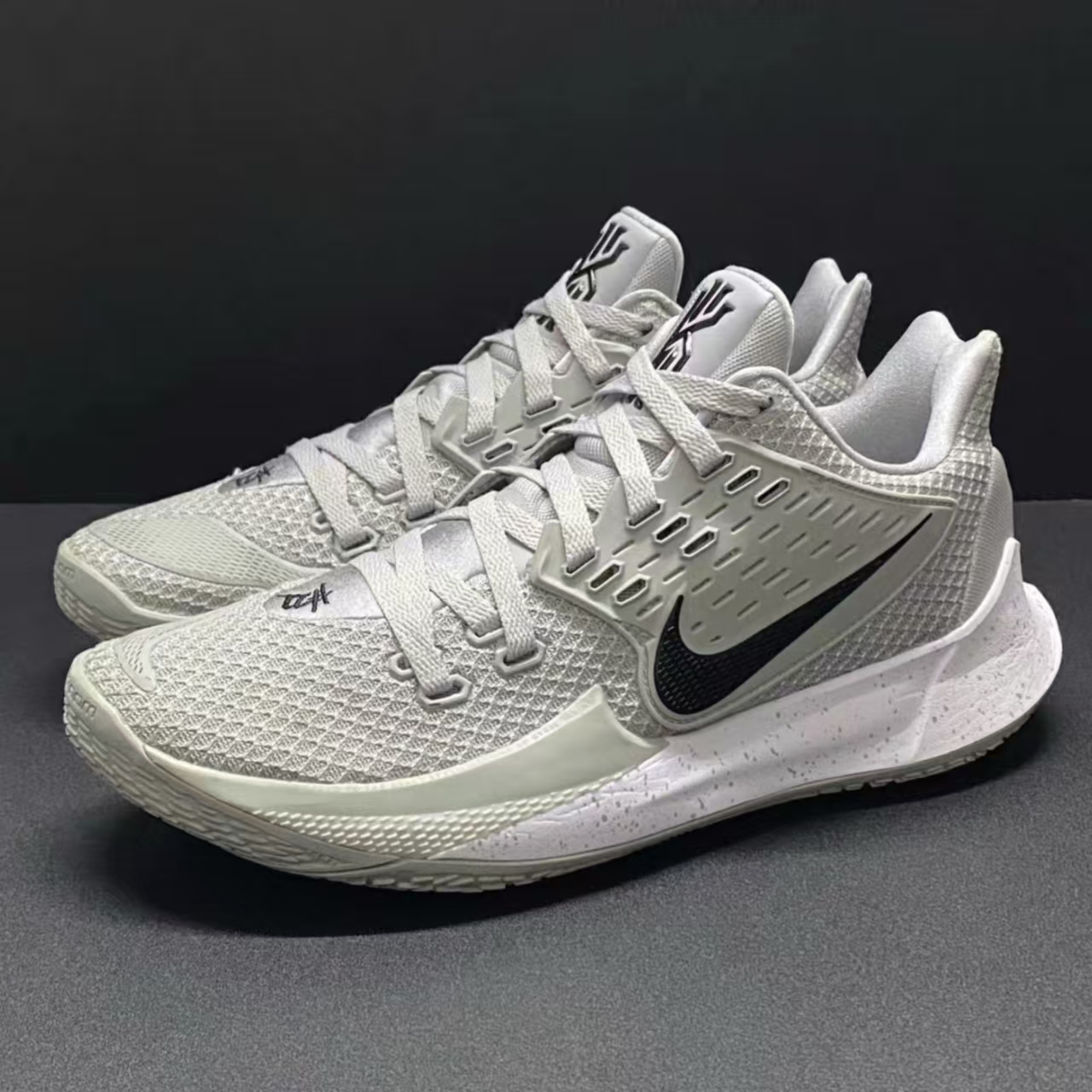 Nike Kyrie Low 2 TB 'Light Bone'