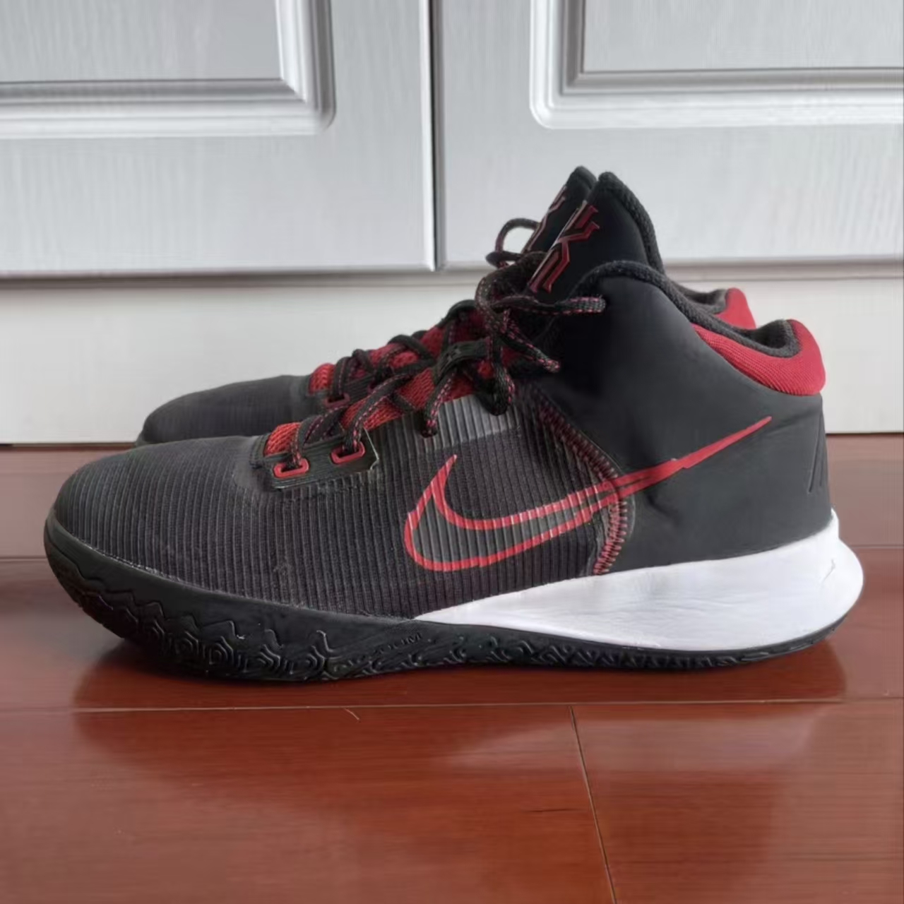 Nike Kyrie Flytrap 4 Black University Red White