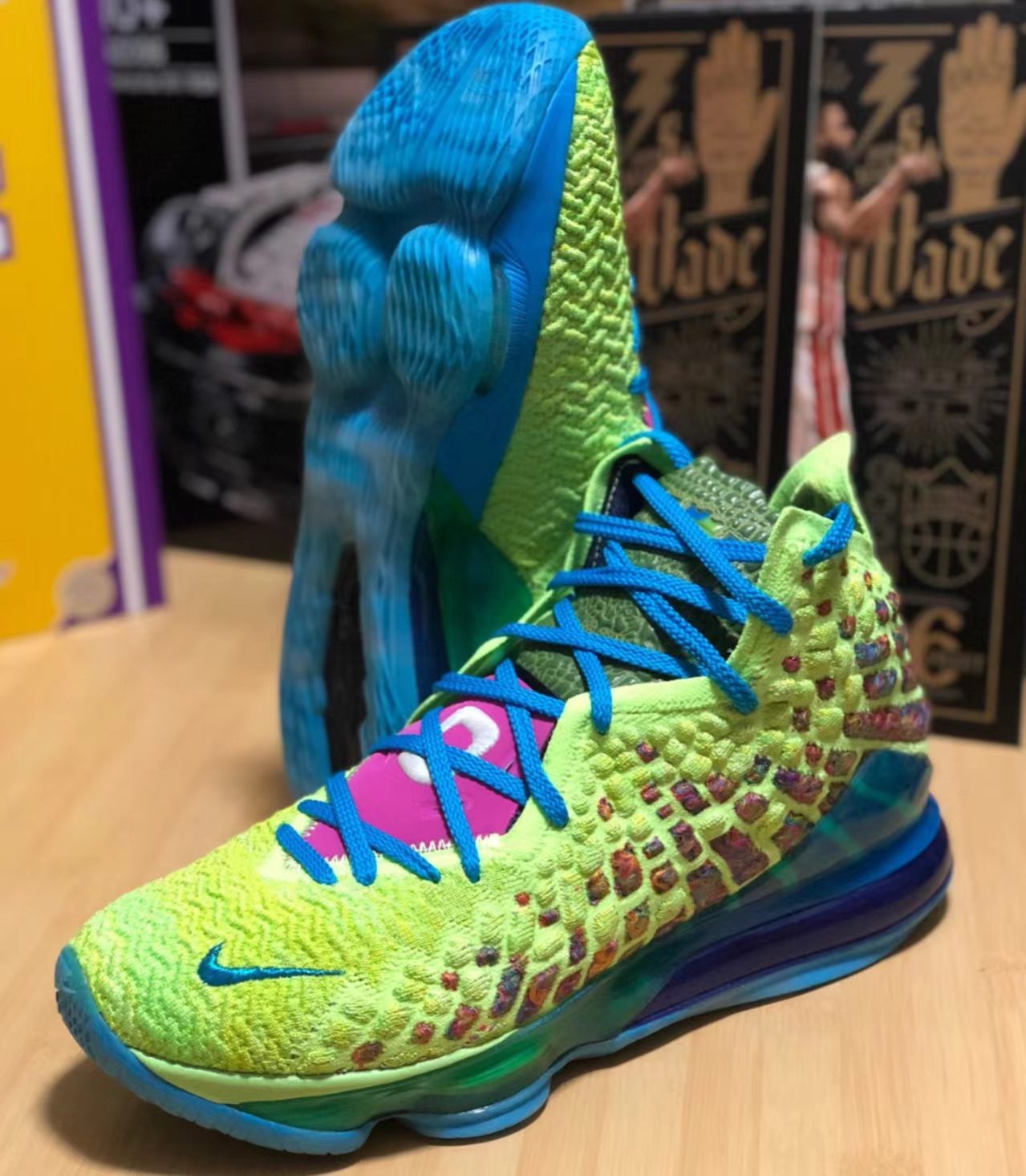 Nike LeBron 17 