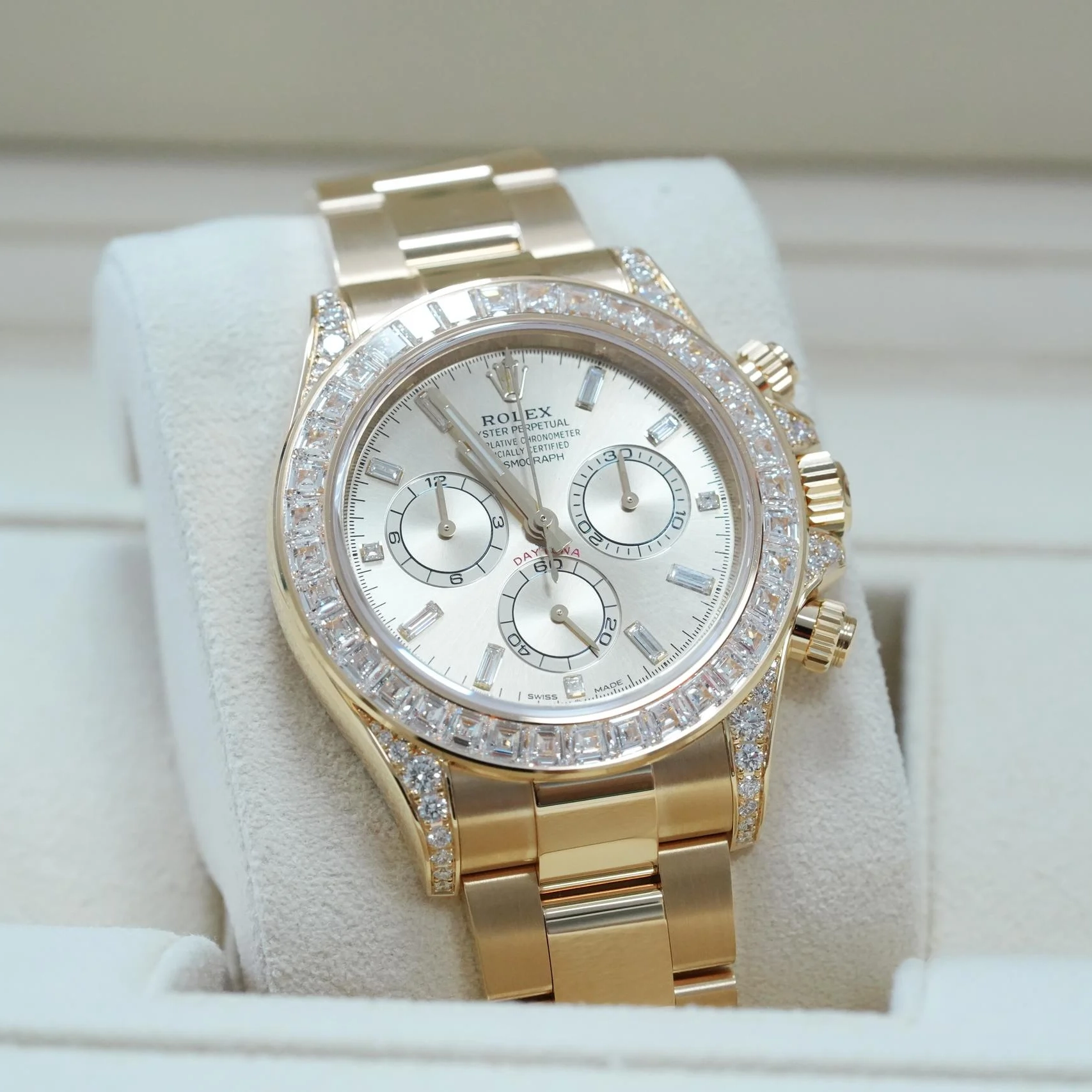 [2026 Mirror Grade]Rolex Cosmograph Daytona 40mm Yellow Gold Diamond Baguette Champagne Dial Diamond Bezel - 126598TBR