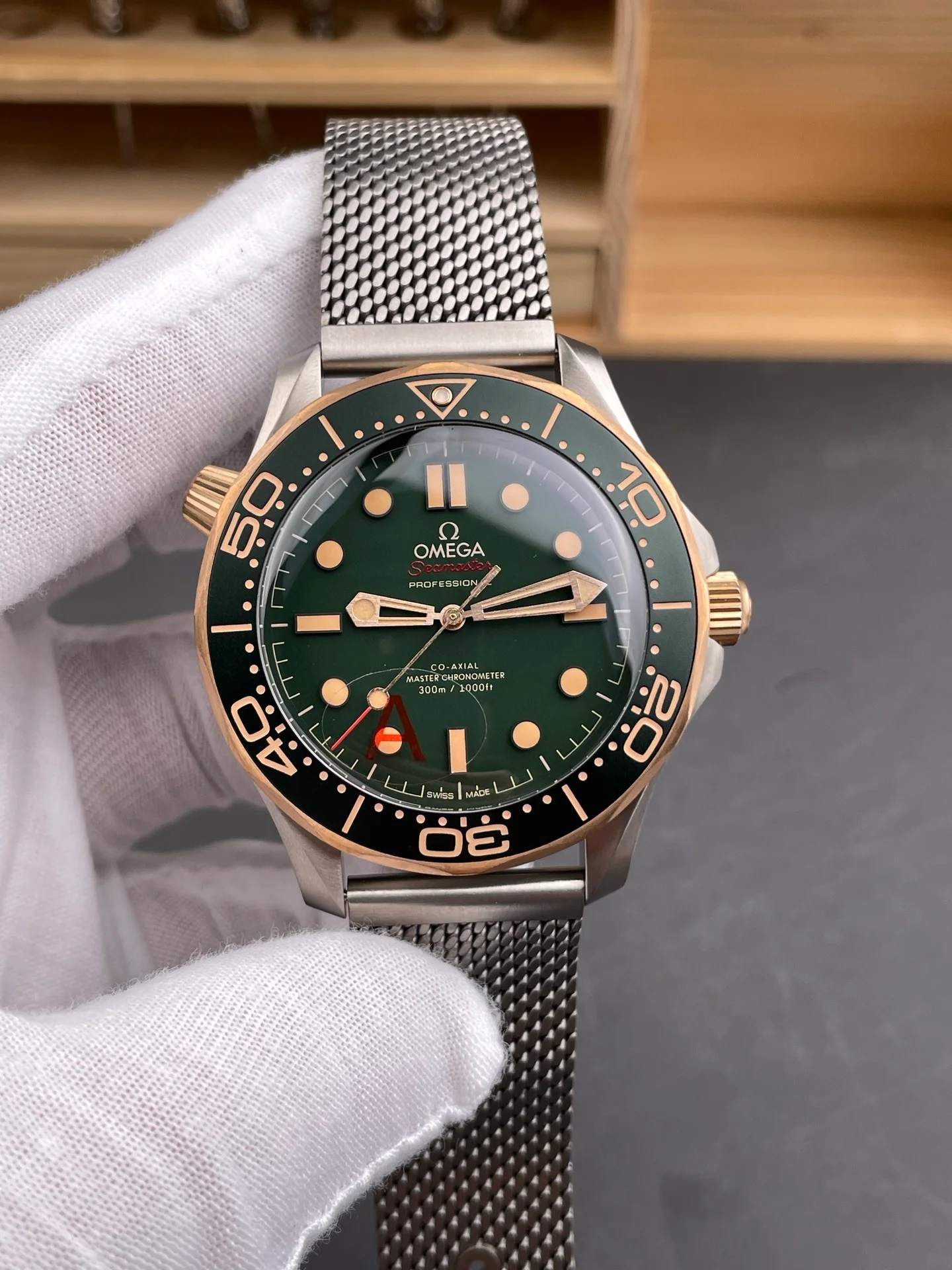 Seamaster 300 , No Time To Die 007 Bronze Gold Green Dial
