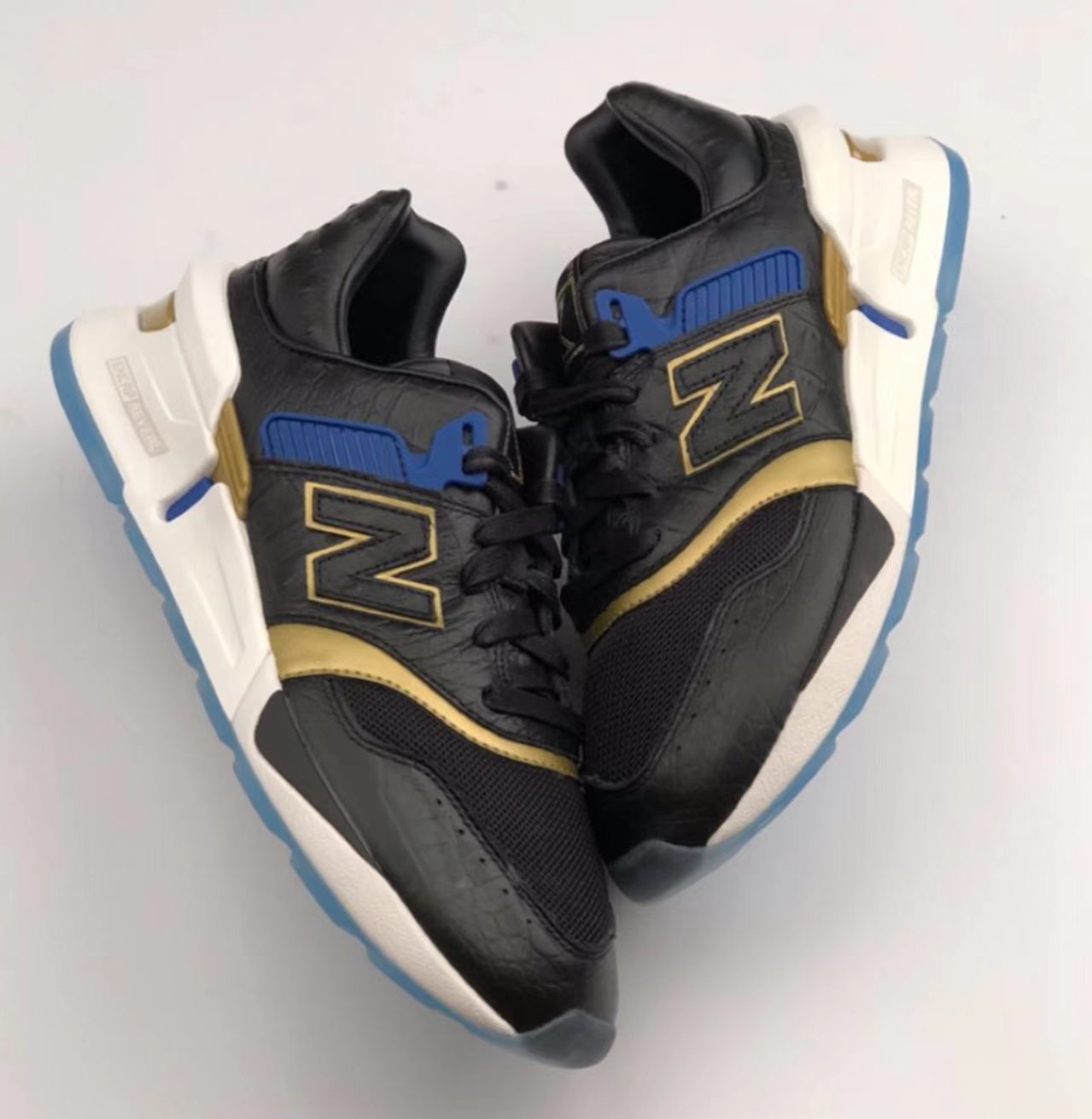 New Balance Kawhi Leonard x 997S 