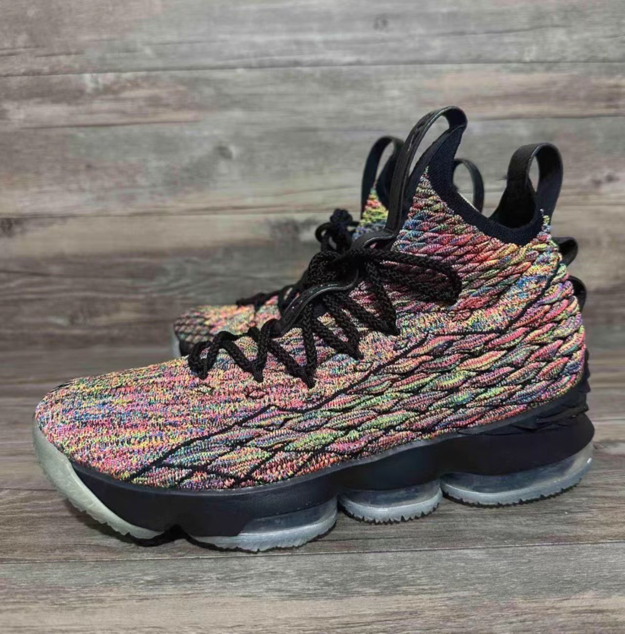 Nike LeBron 15 