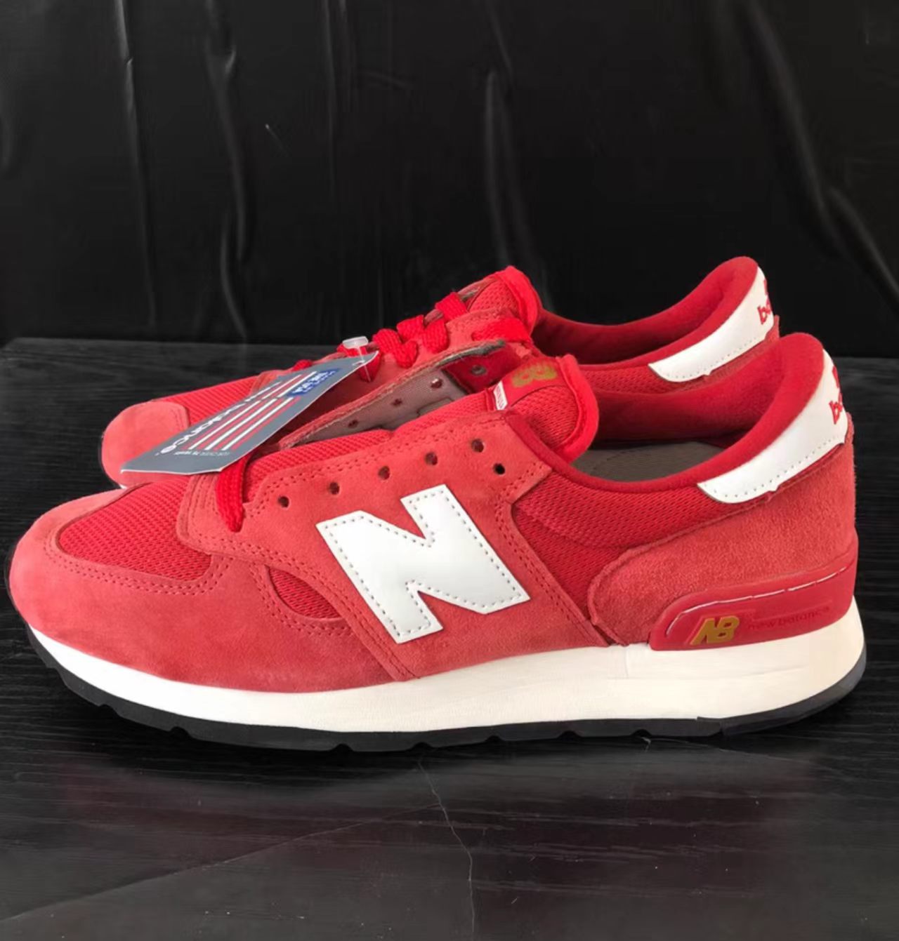New Balance  990v1 