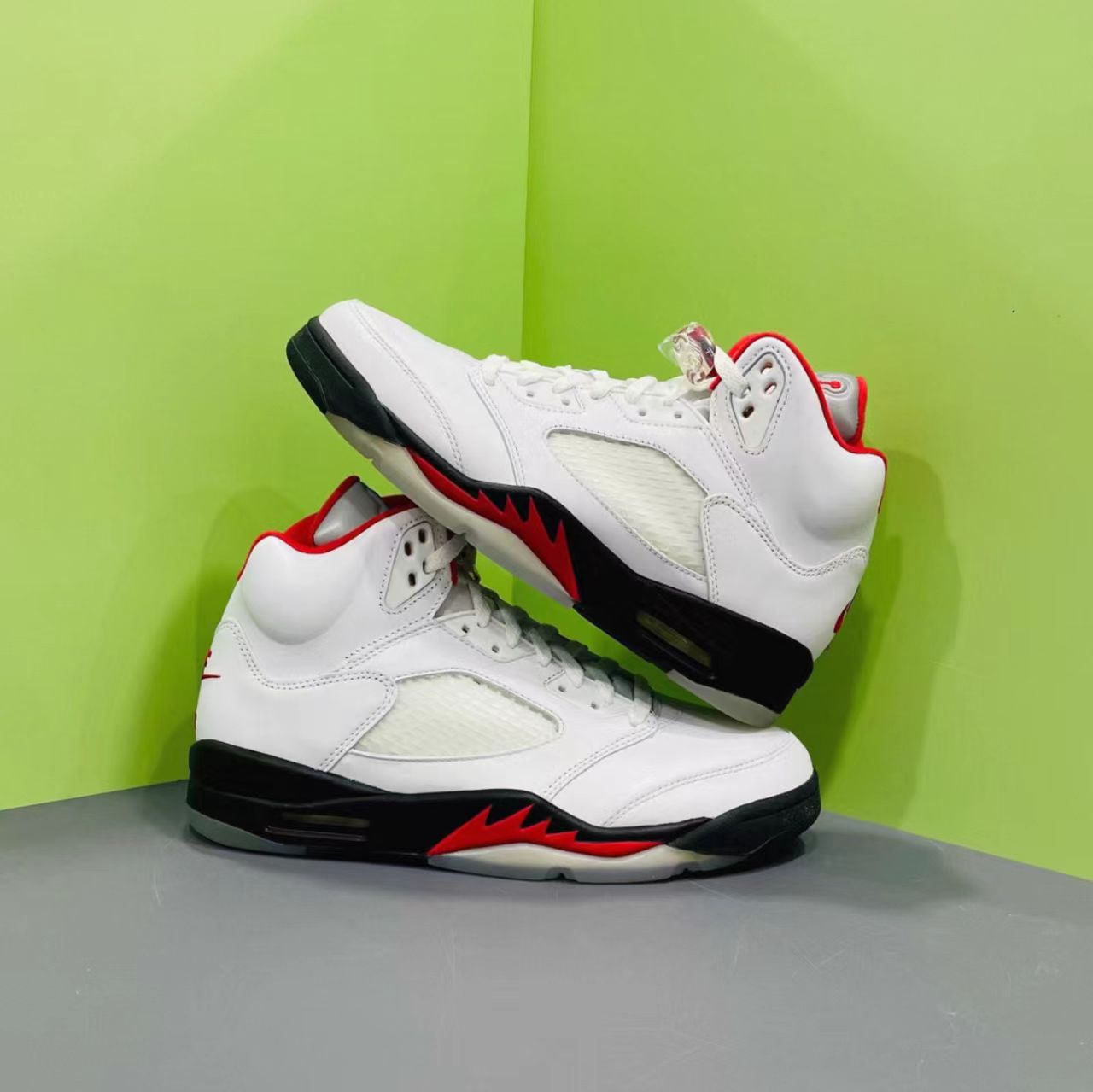 Air Jordan 5 Retro "Fire Red Silver