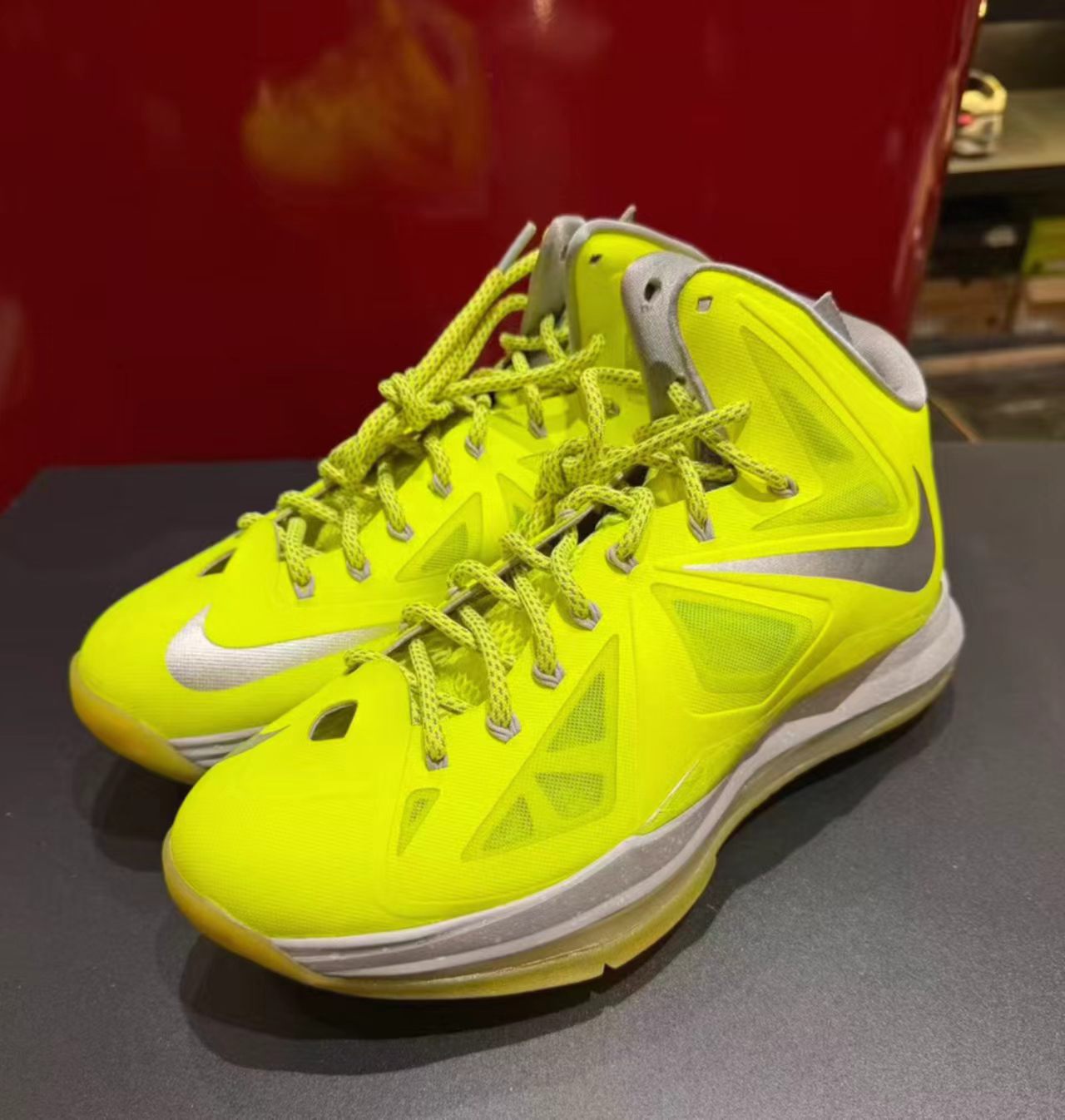Nike LeBron X 