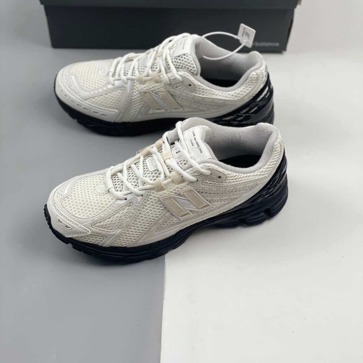 New Balance 1906R 