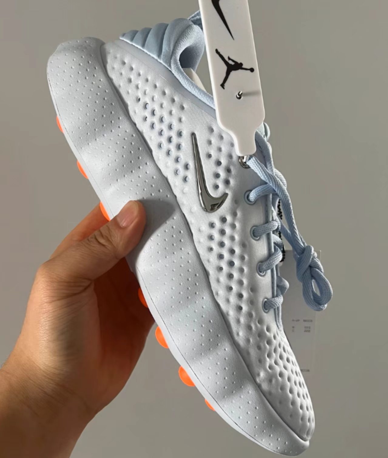 Nike Mind 002 
