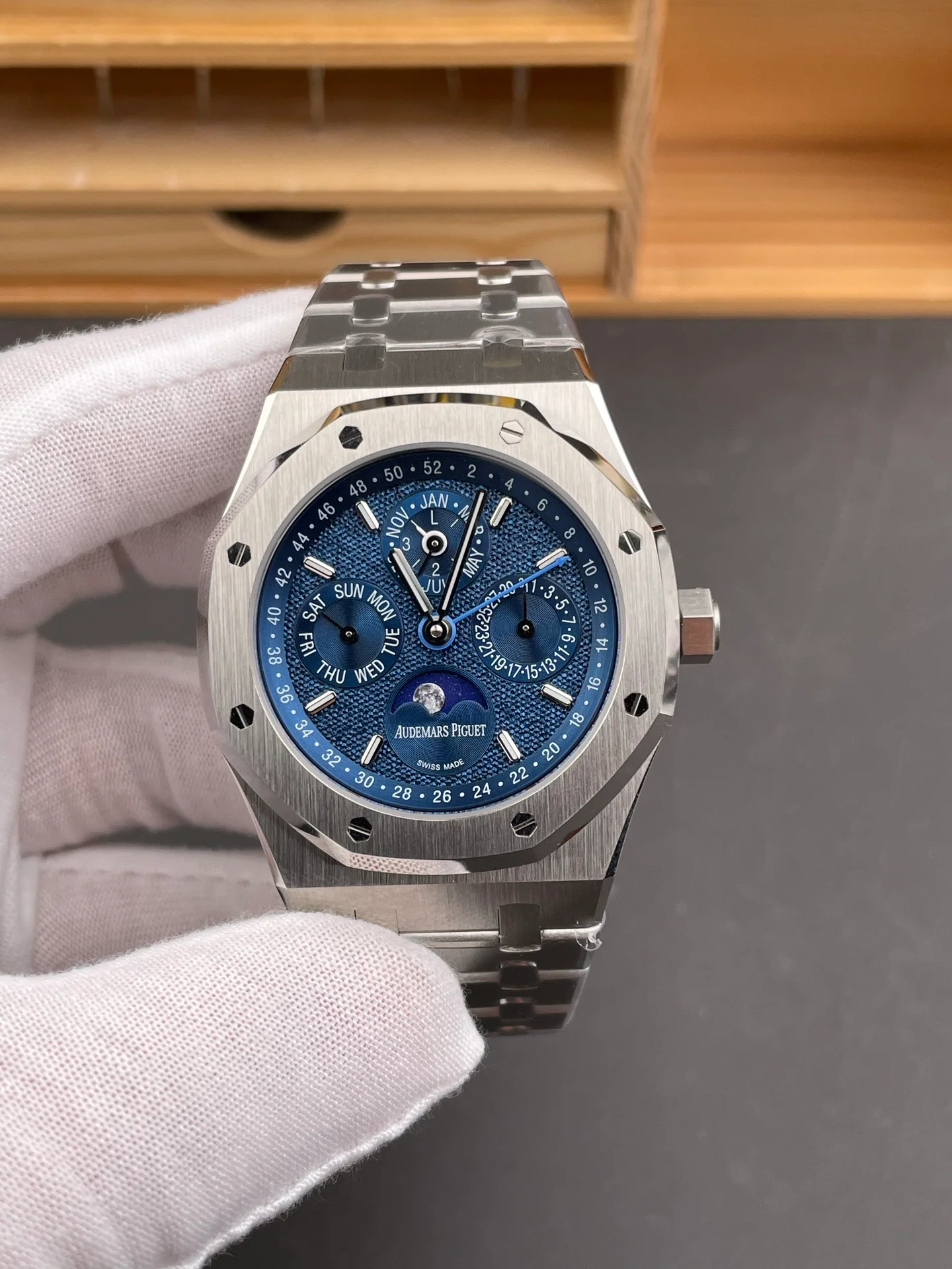 Royal Oak 26574 Blue Dial
