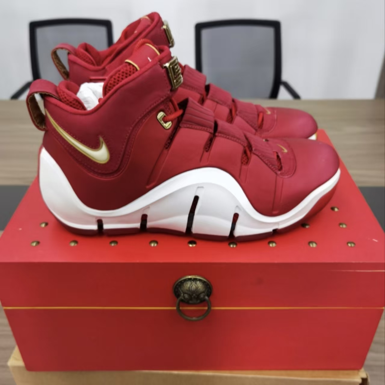 Nike Zoom LeBron 4 