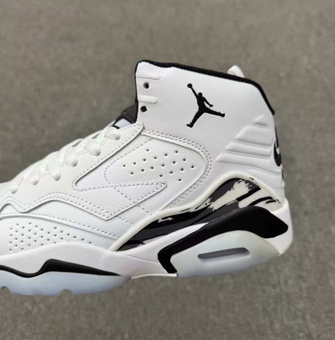 Jordan MVP "White/Black"