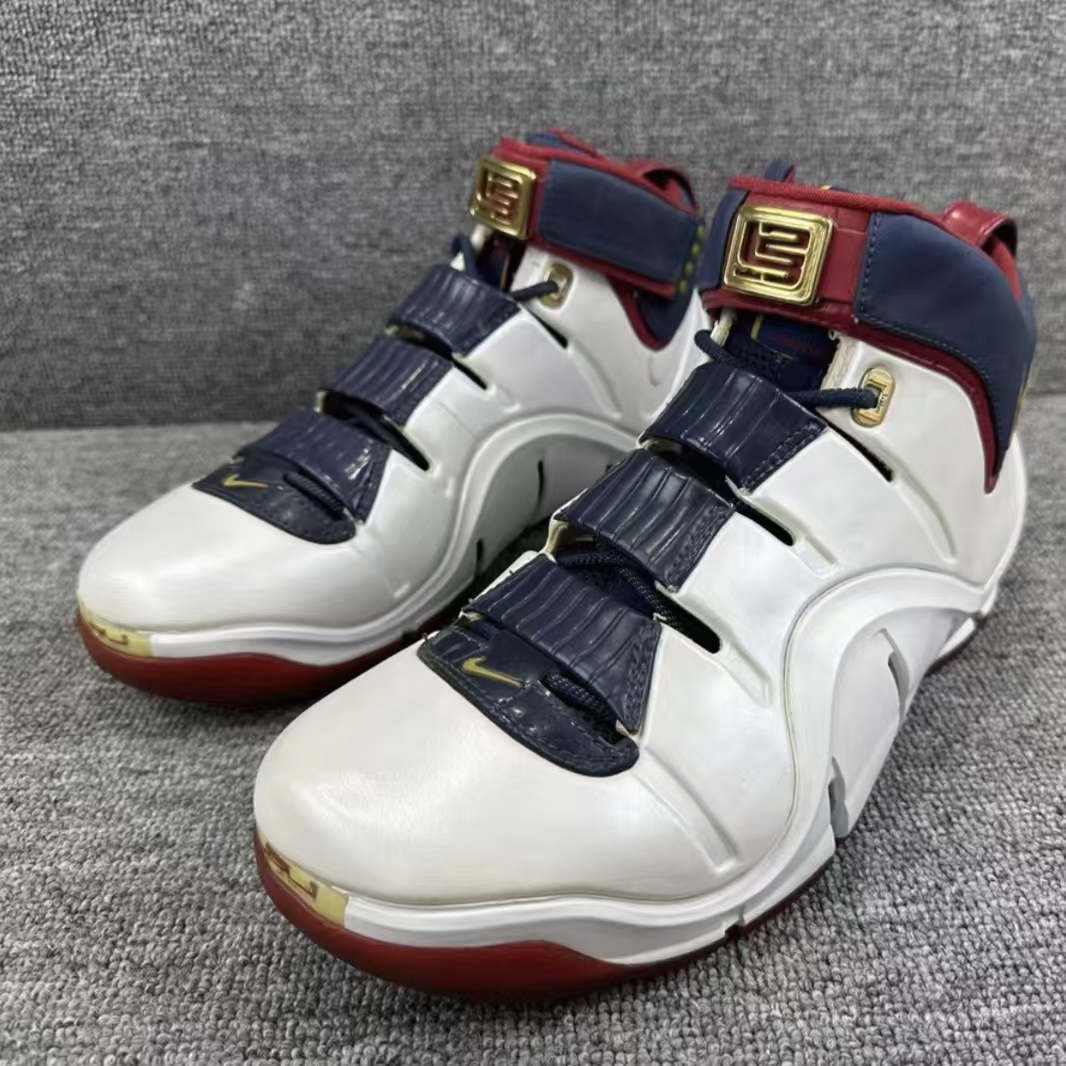 Nike Zoom LeBron 4 