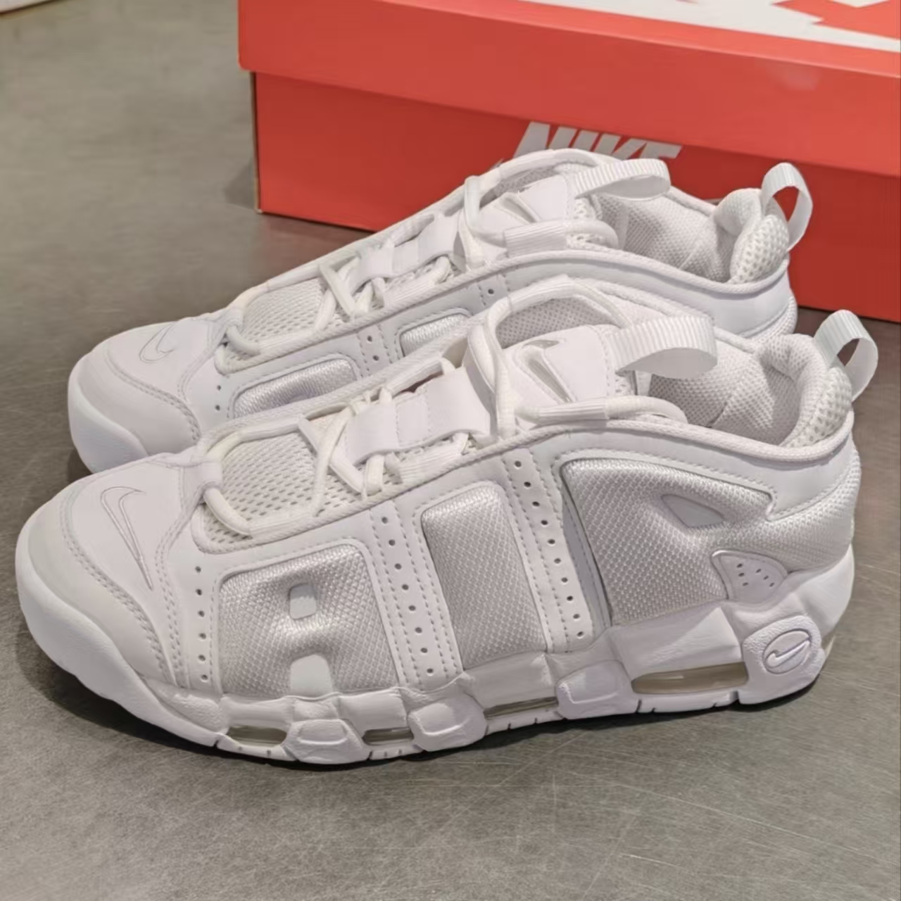 Nike Air More Uptempo Low White