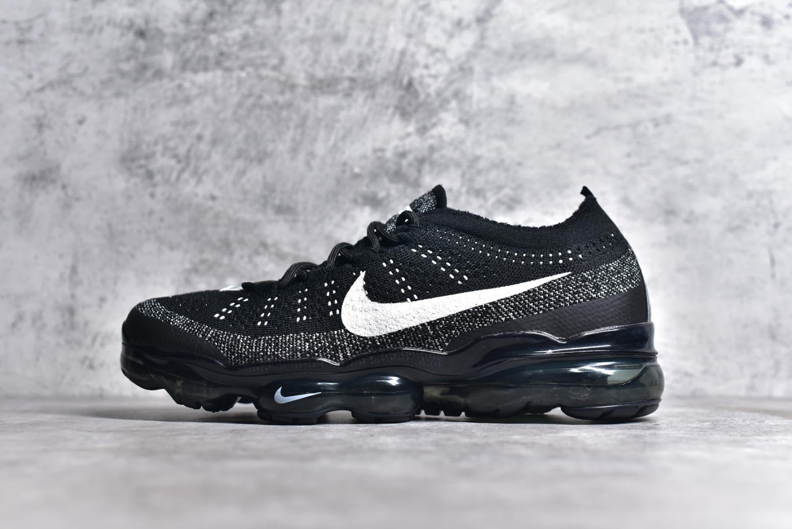 KO NIKE AIR VAPORMAX 2023 FLYKNIT OREO DV1678-001