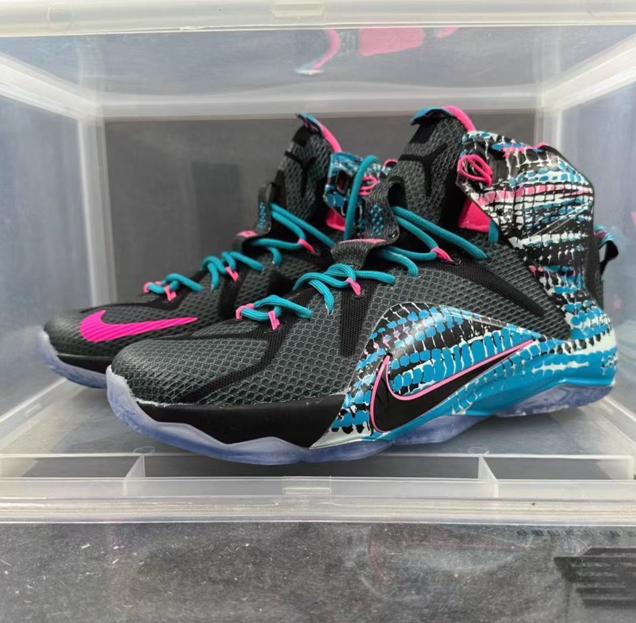 Nike LeBron 12 23 Chromosomes