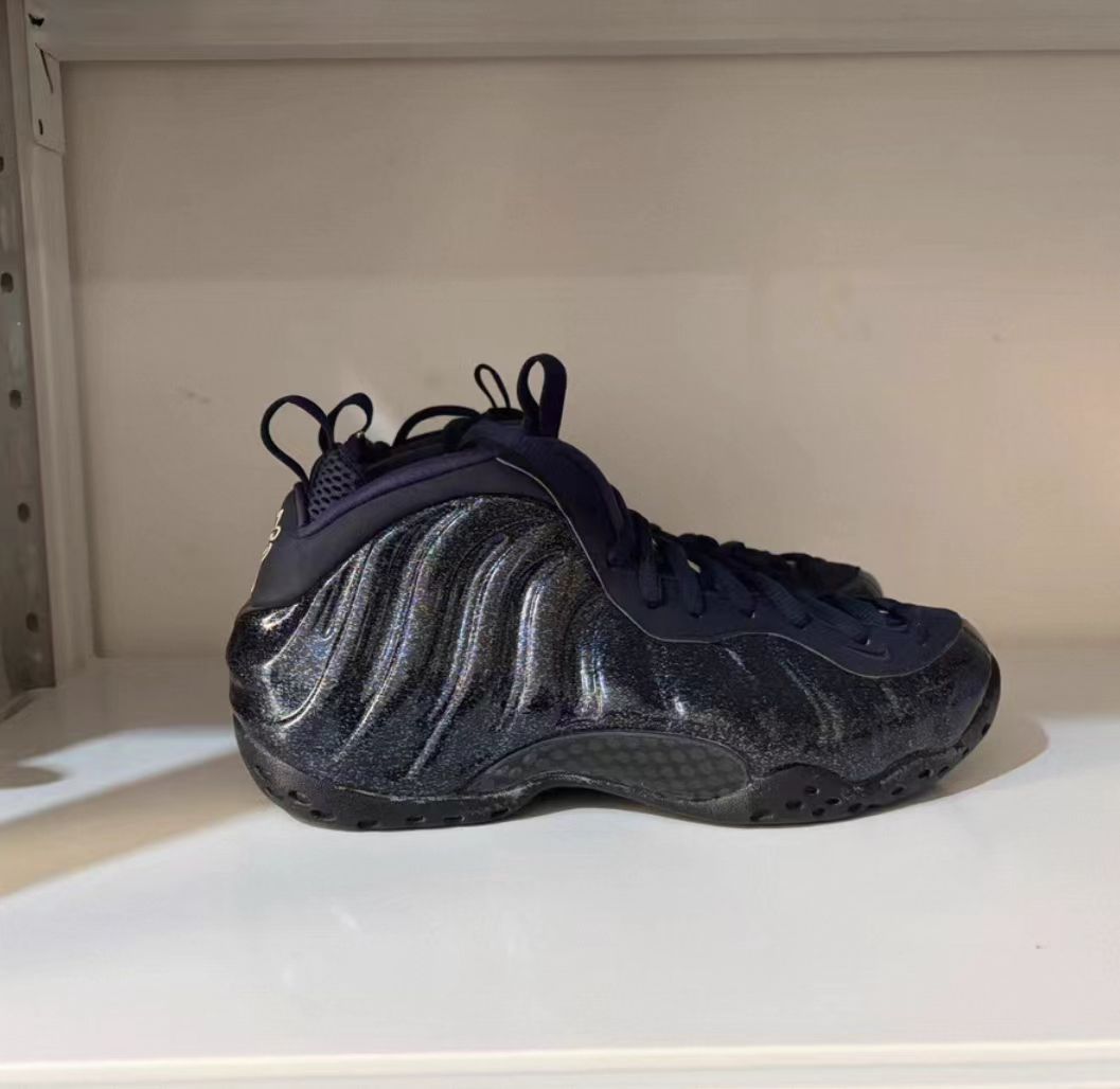 Nike Air Foamposite One "Glitter Obsidian"