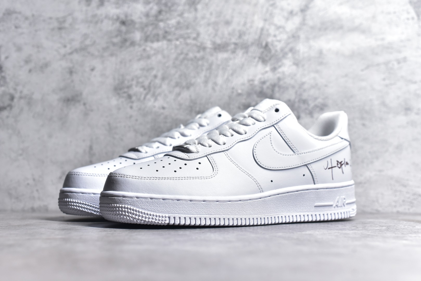 TRAVIS SCOTT X NK AIR FORCE 1 LOW UTOPIA TS CW2288-111