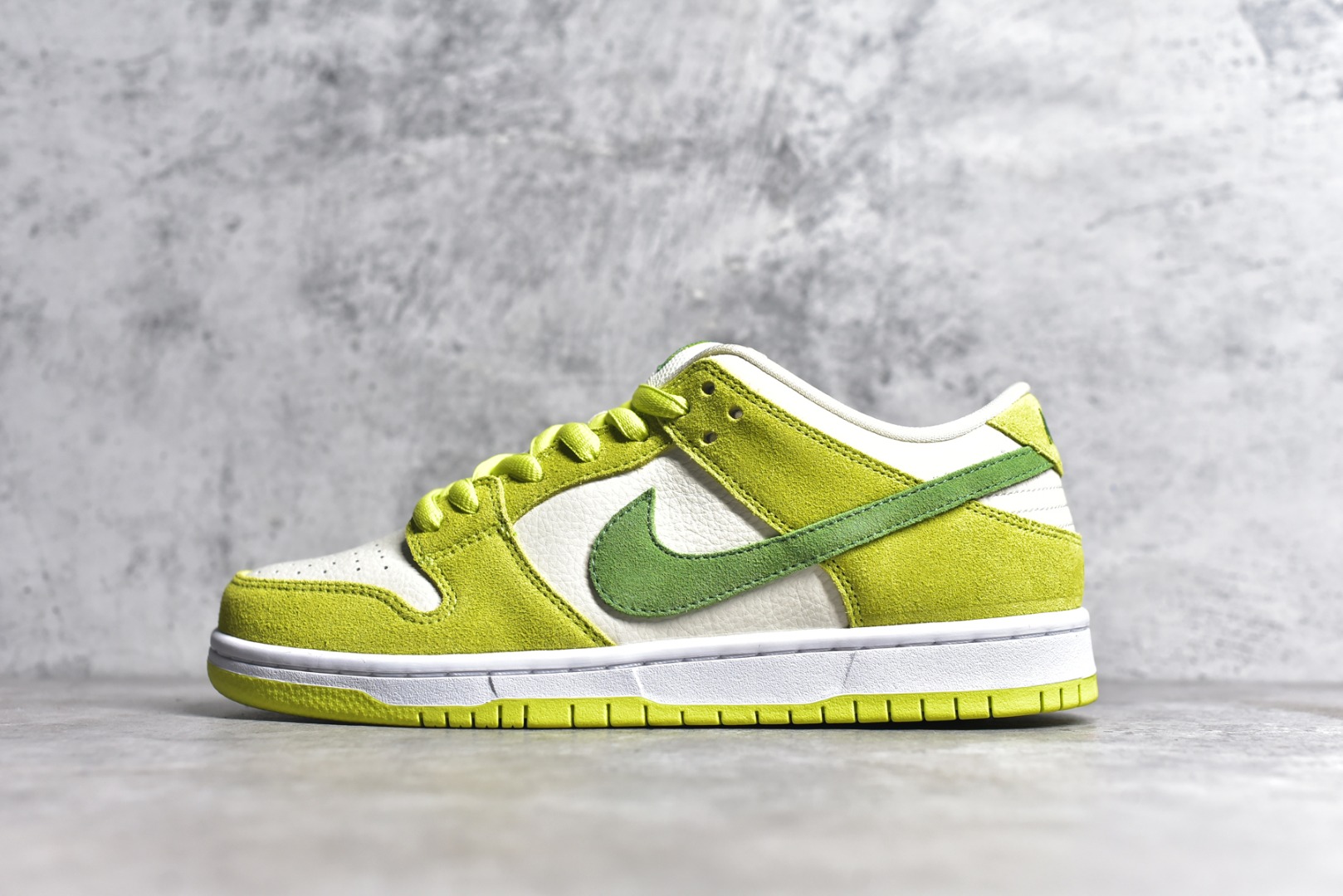 NIKE SB DUNK LOW GREEN APPLE MEN'S DM0807-300