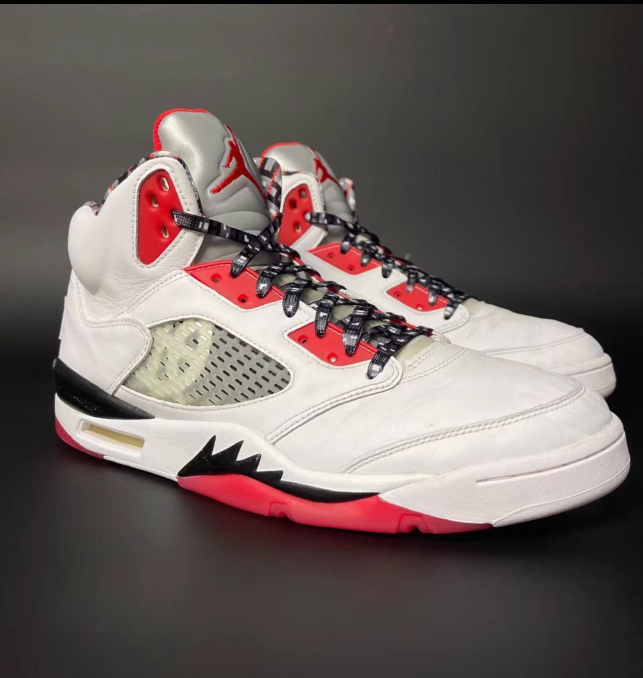 Air Jordan 5 Retro "Fire Red" (