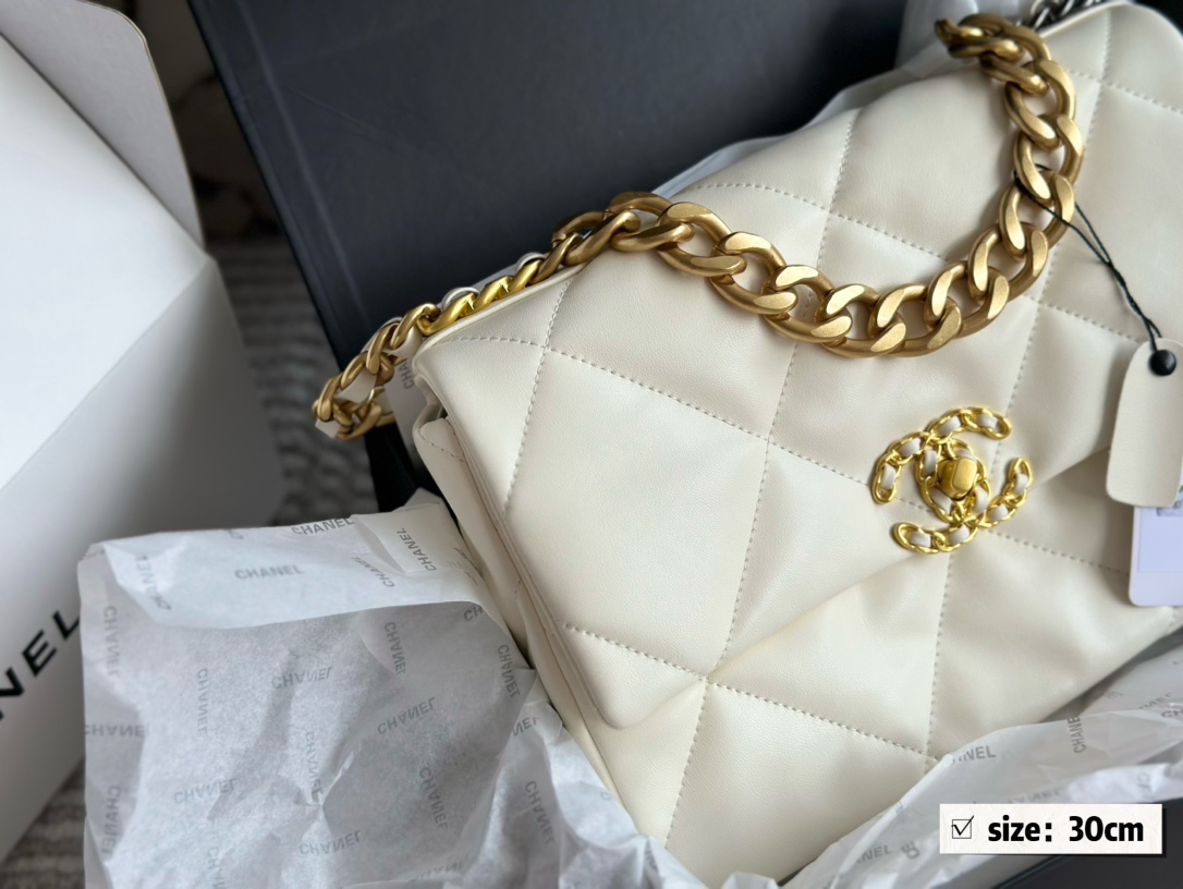 19 Handbag