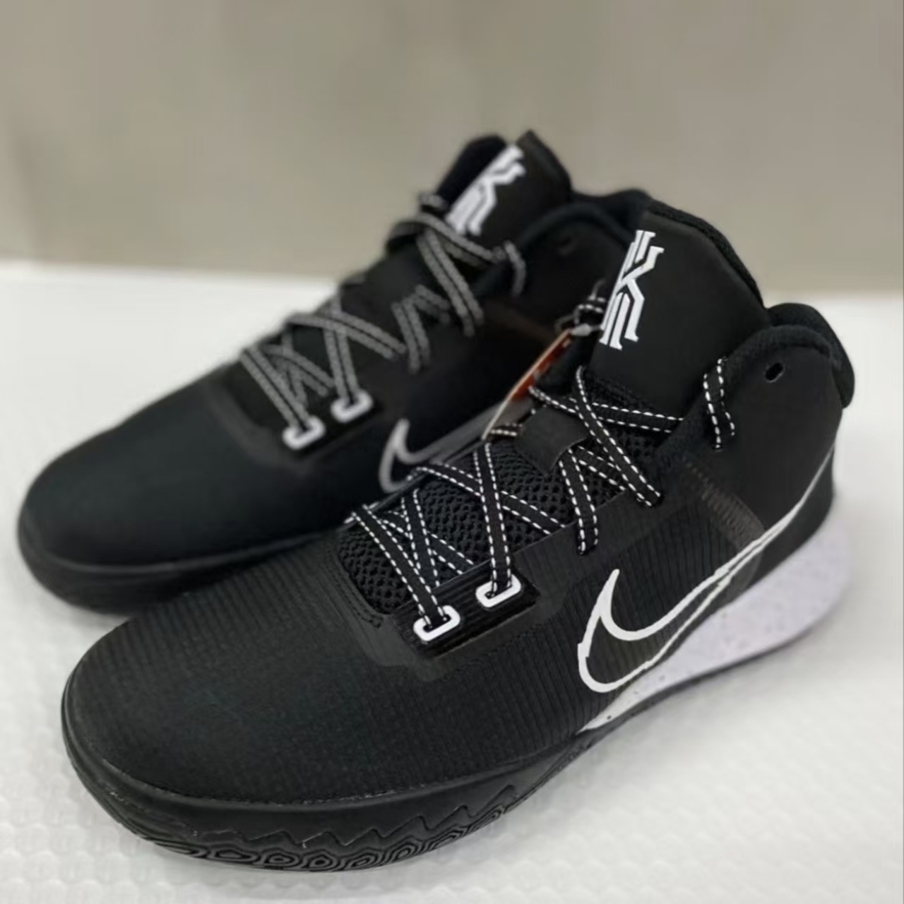 Nike Kyrie Flytrap 4 Black White