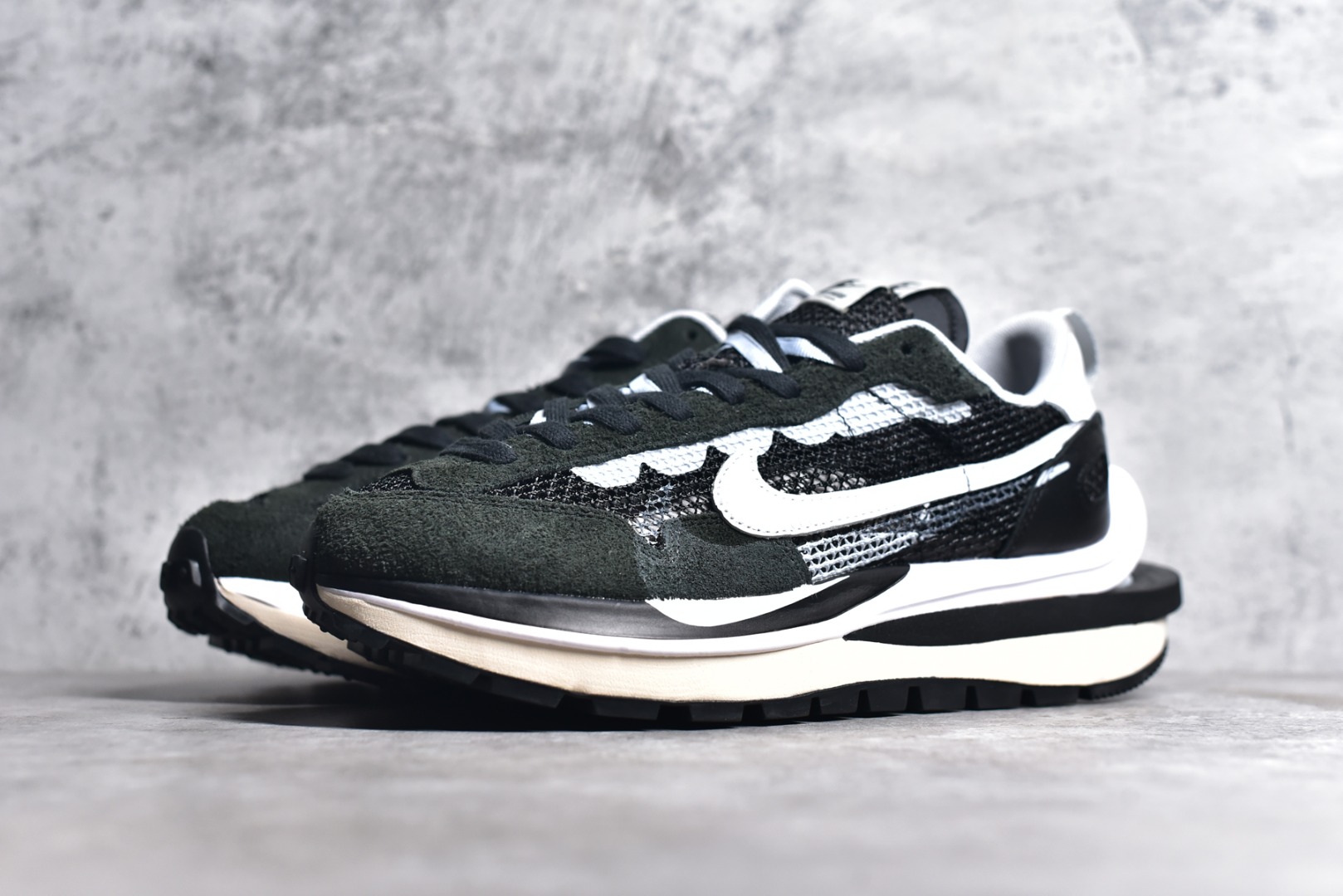 LJ BATCH NIKE VAPORWAFFLE SACAI BLACK WHITE CV1363-001