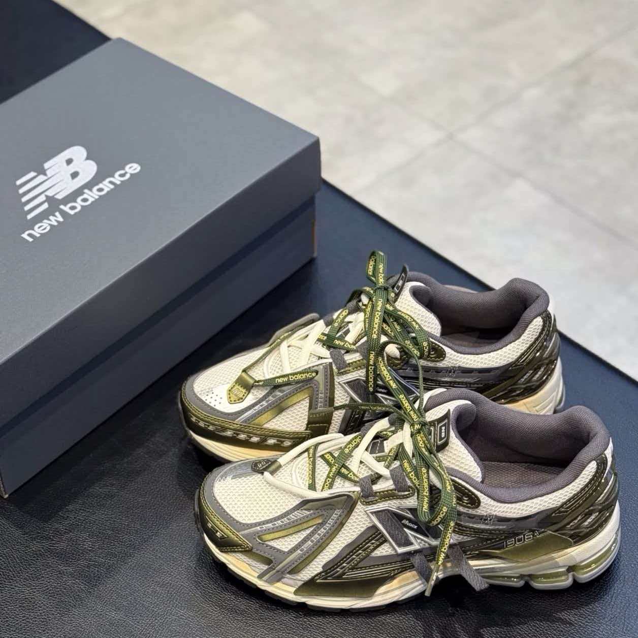 New Balance 1906A 