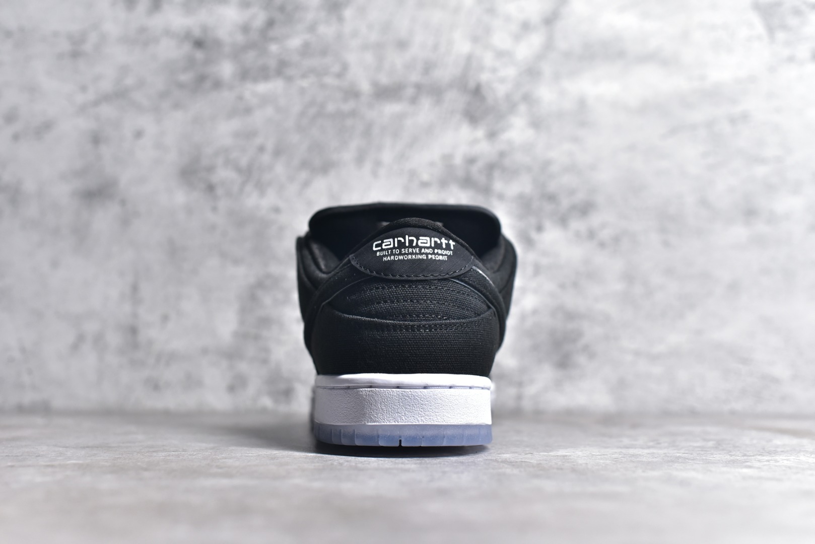 EMINEM X NK SB DUNK LOW FN4193-013