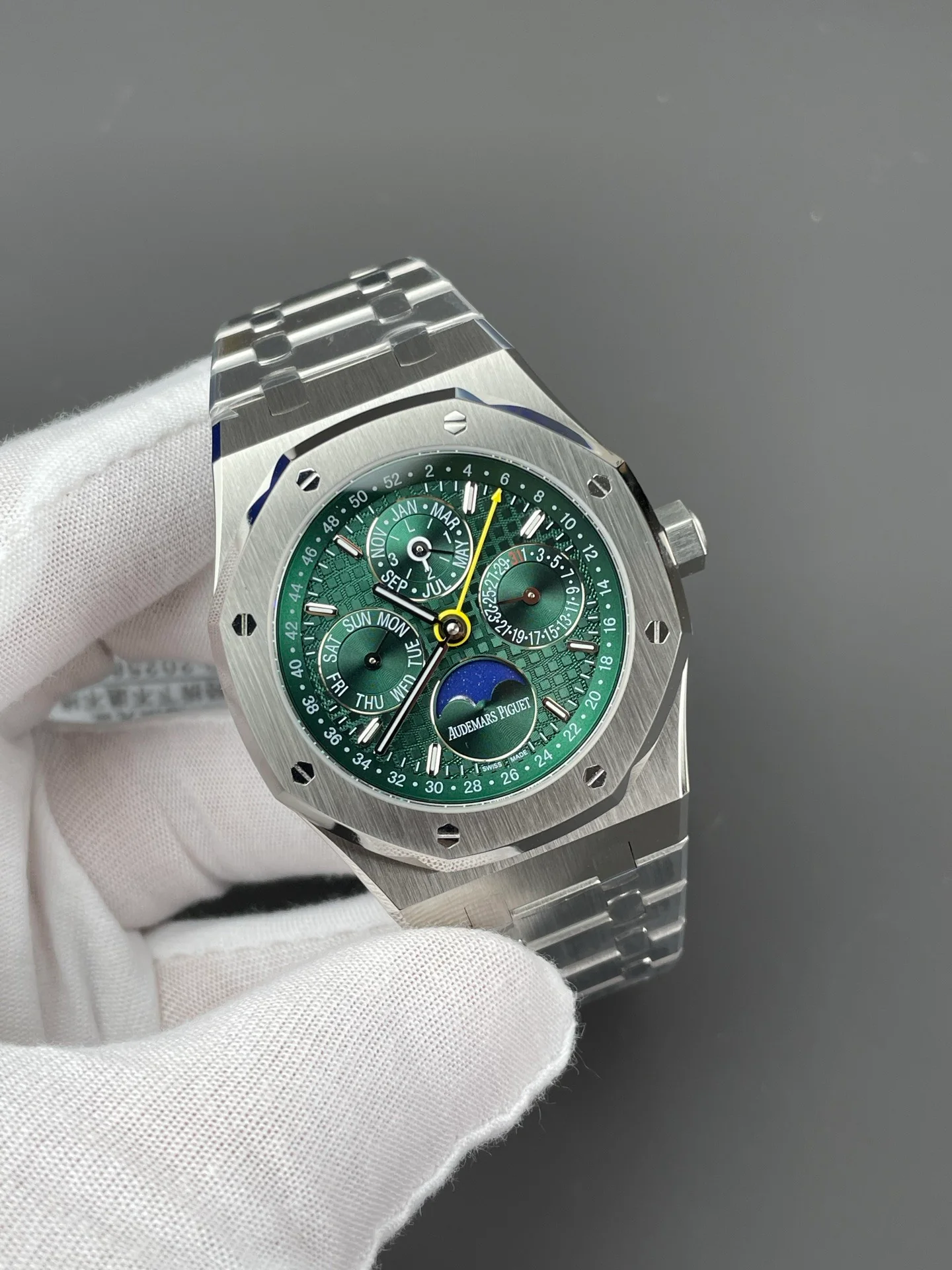 Royal Oak 26574 Green Dial Multi-function