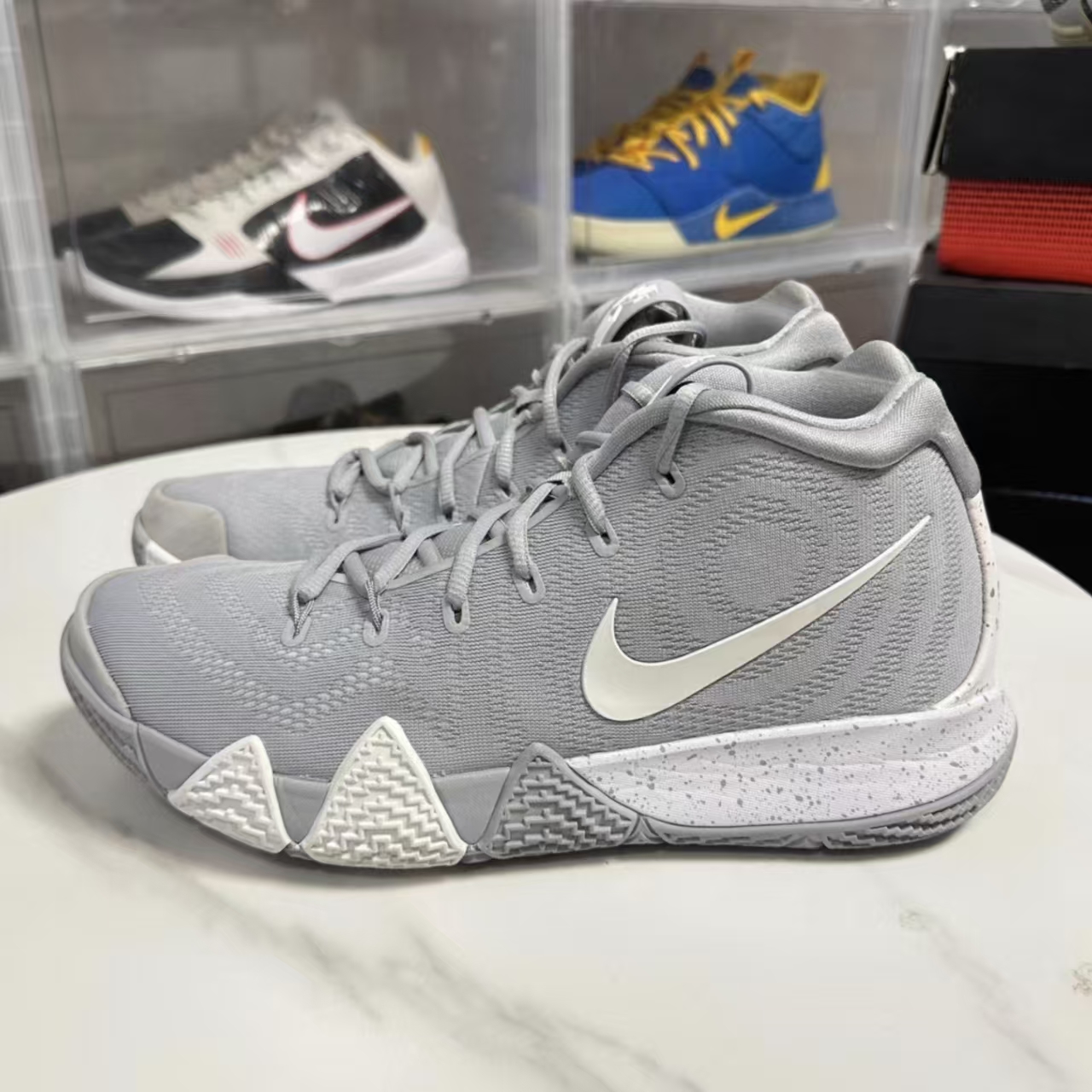 Nike Kyrie 4 Basketball Shoes