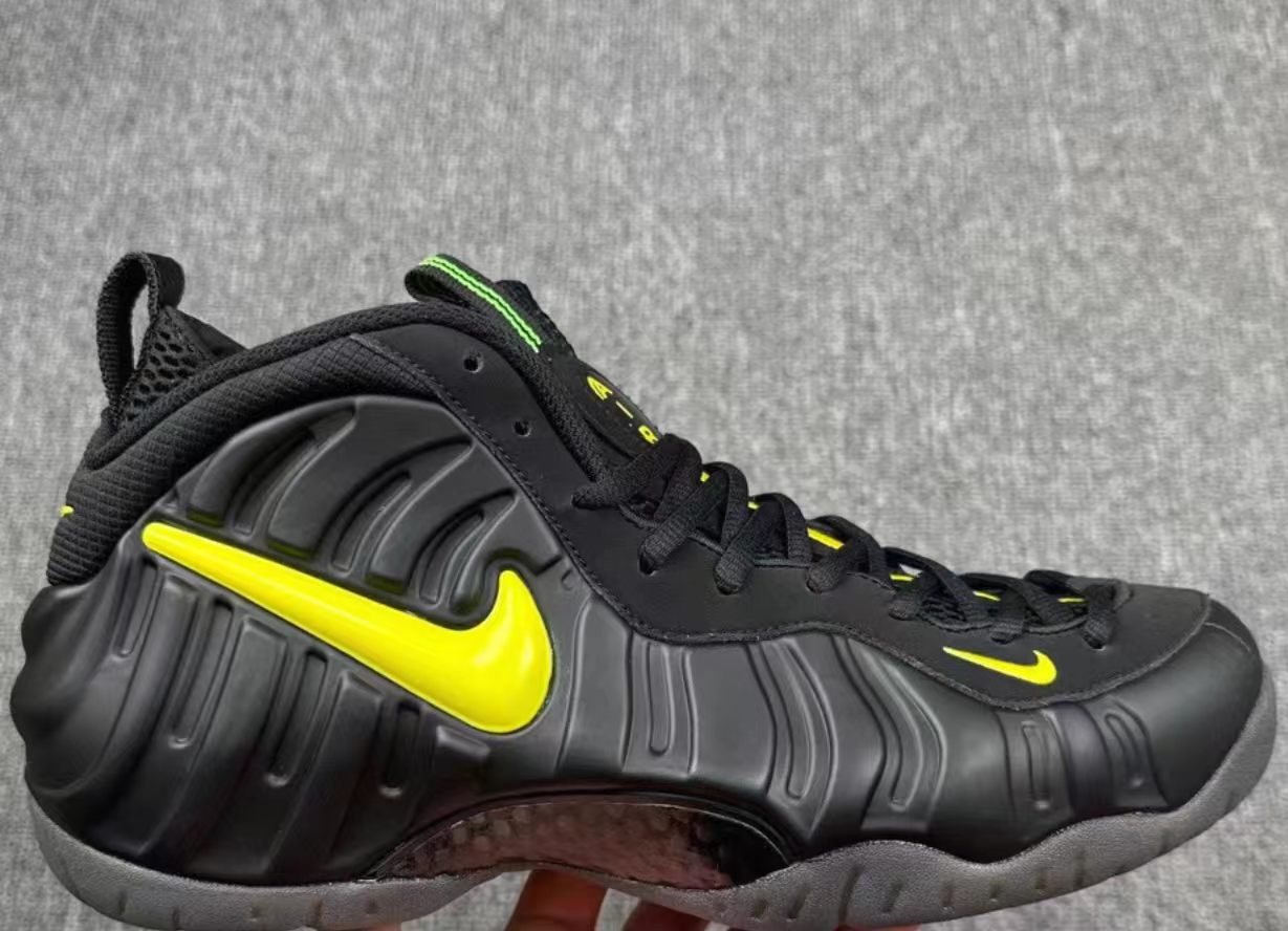 Nike Air Foamposite One "Volt"