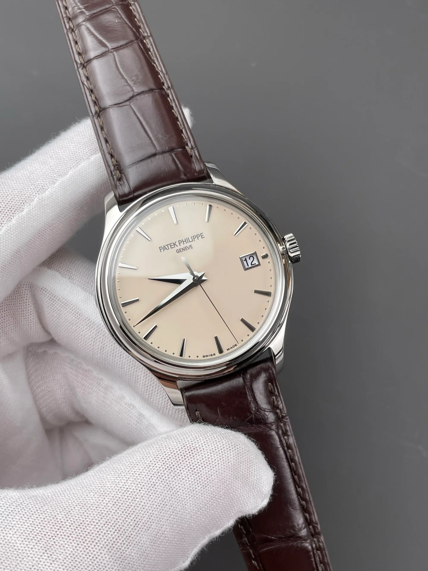 Patek Calatrava 5227G Officer Case White Gold Version