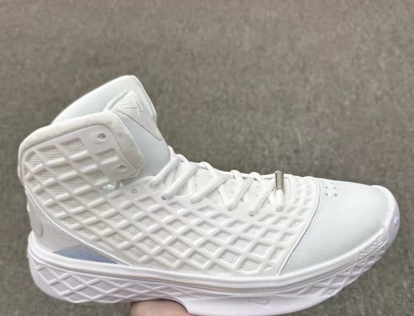 Nike Zoom Kobe 3 Protro "Halo"