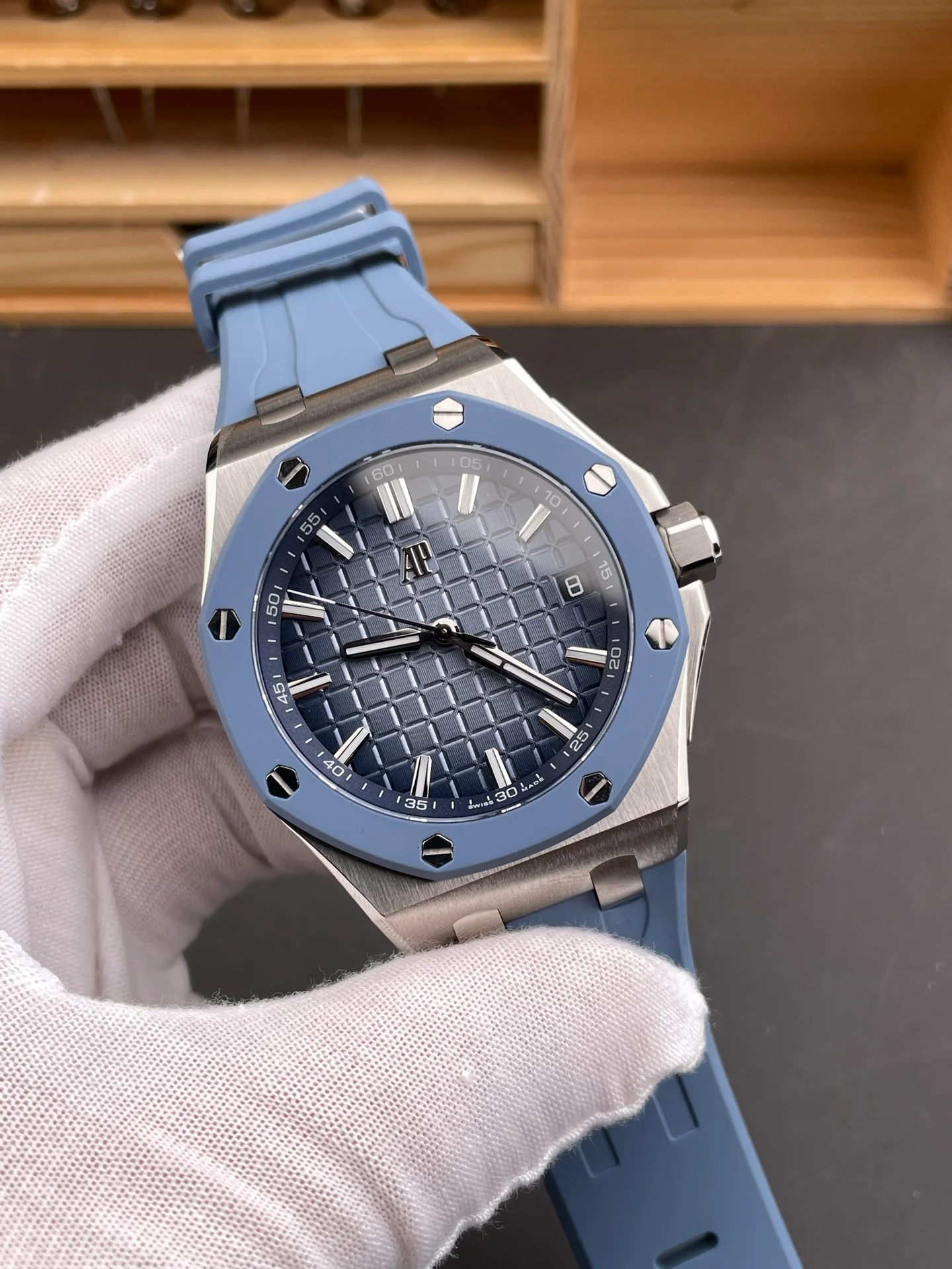 Royal Oak 15605 Smoked Blue Dial