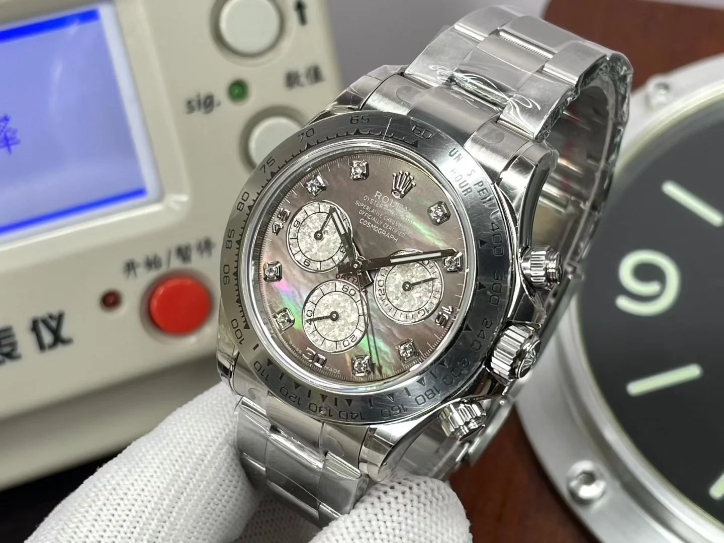Custom Daytona Mother-of-Pearl Dial