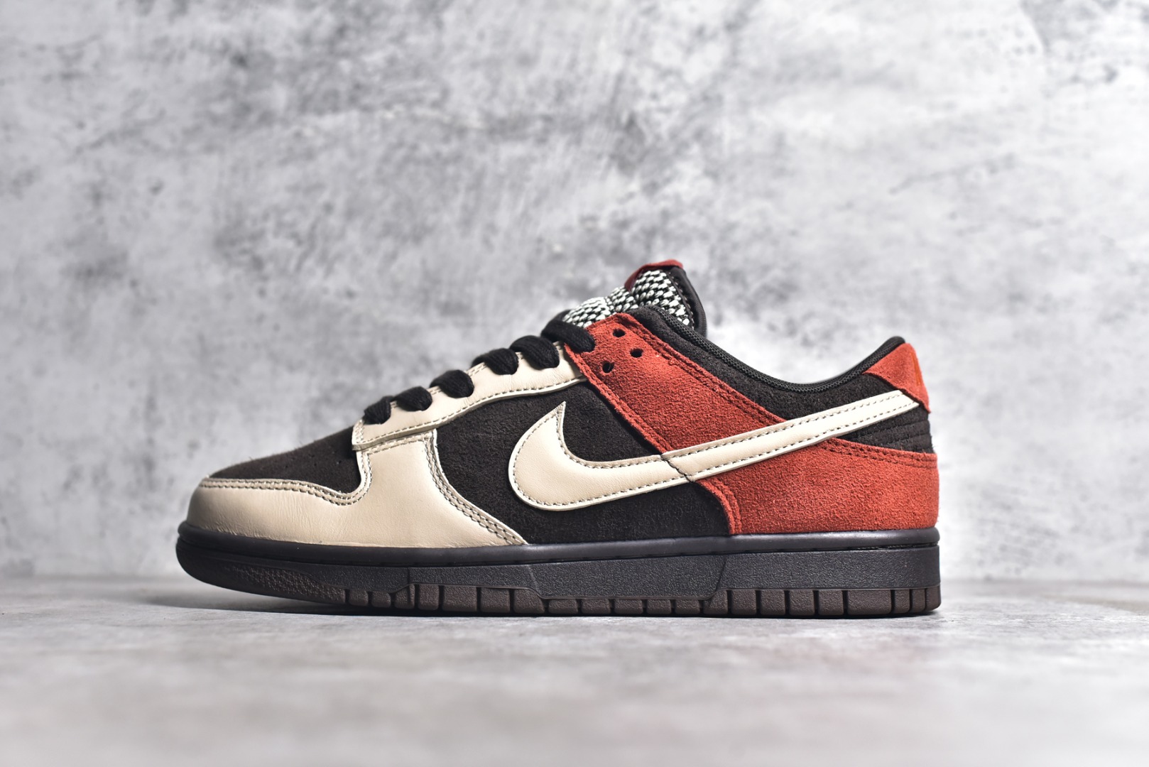 NIKE DUNK LOW RED PANDA  FV0305-200