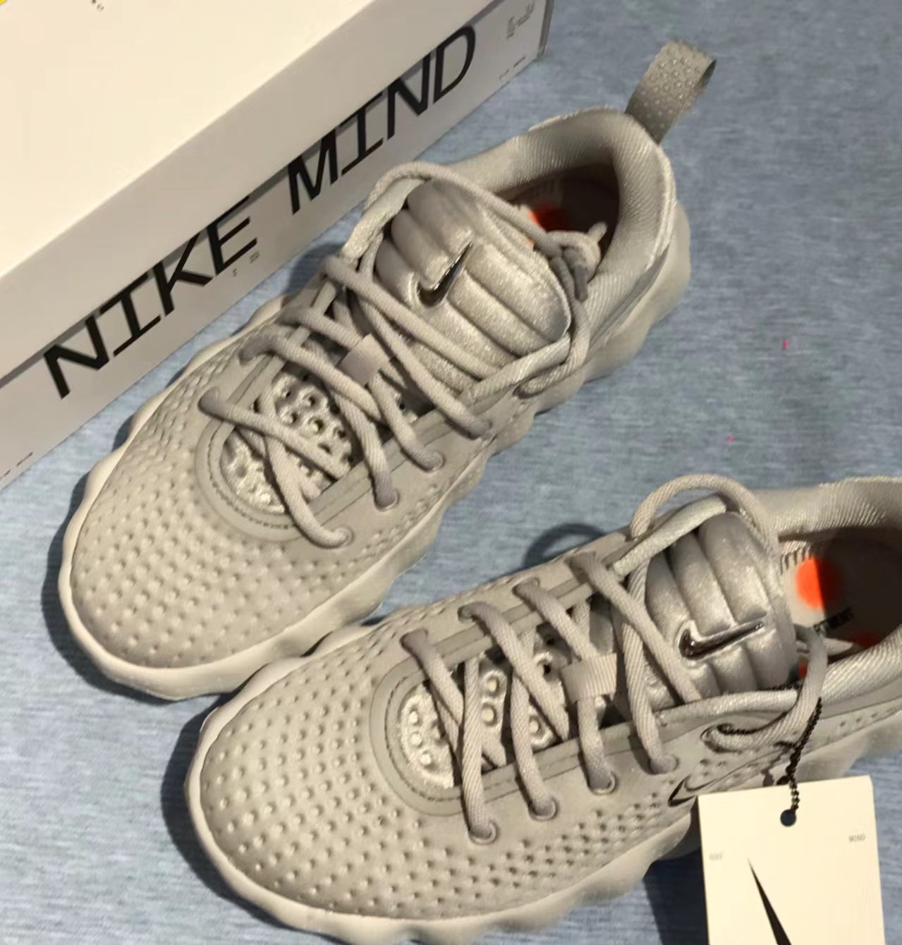 Nike Mind 002 