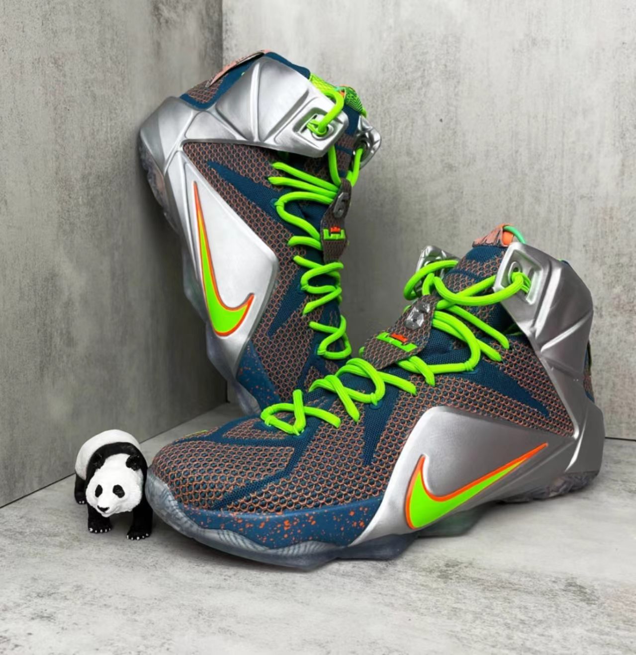 Nike LeBron 12 