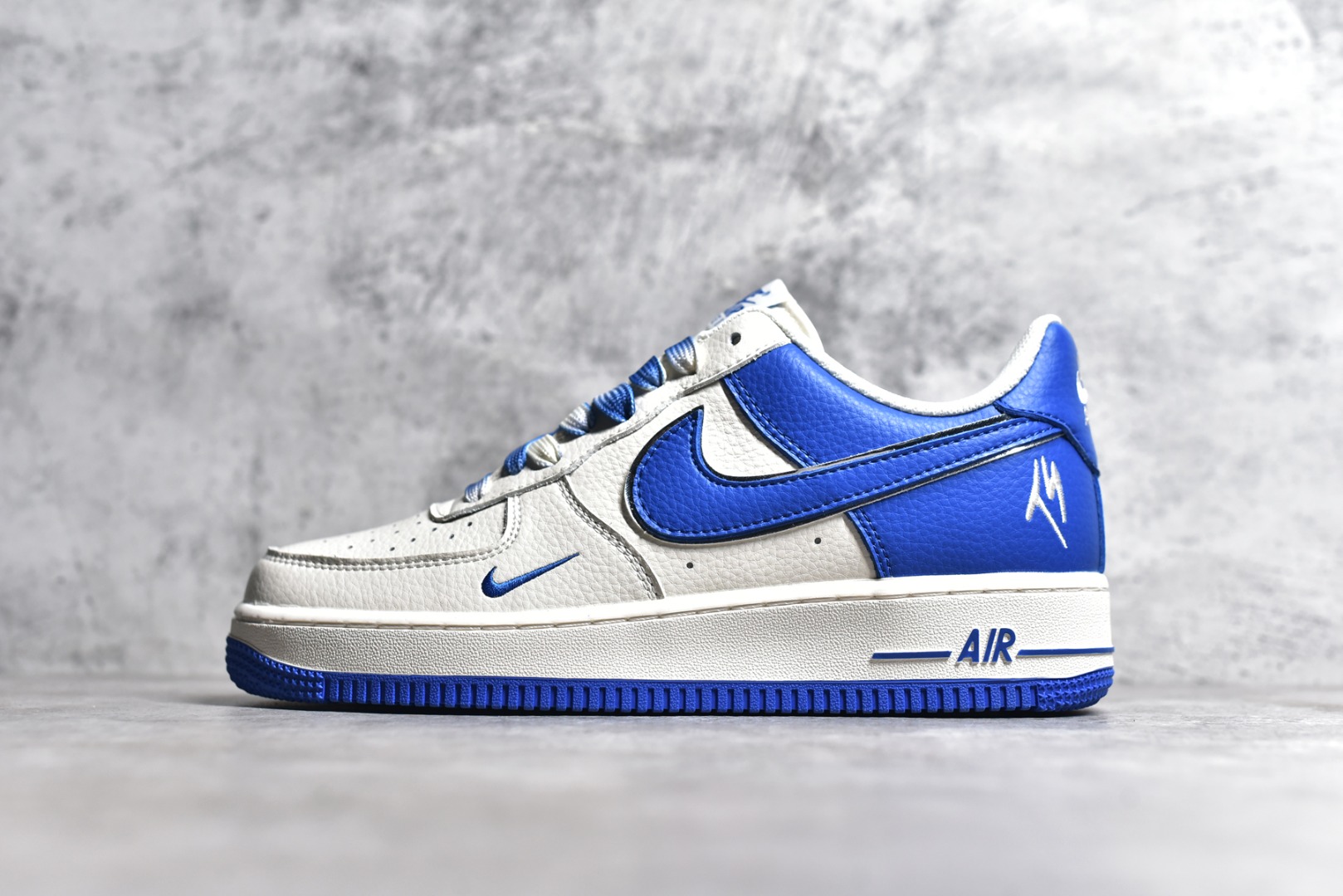 AIR FORCE 1 '07 LOW IO5636-666
