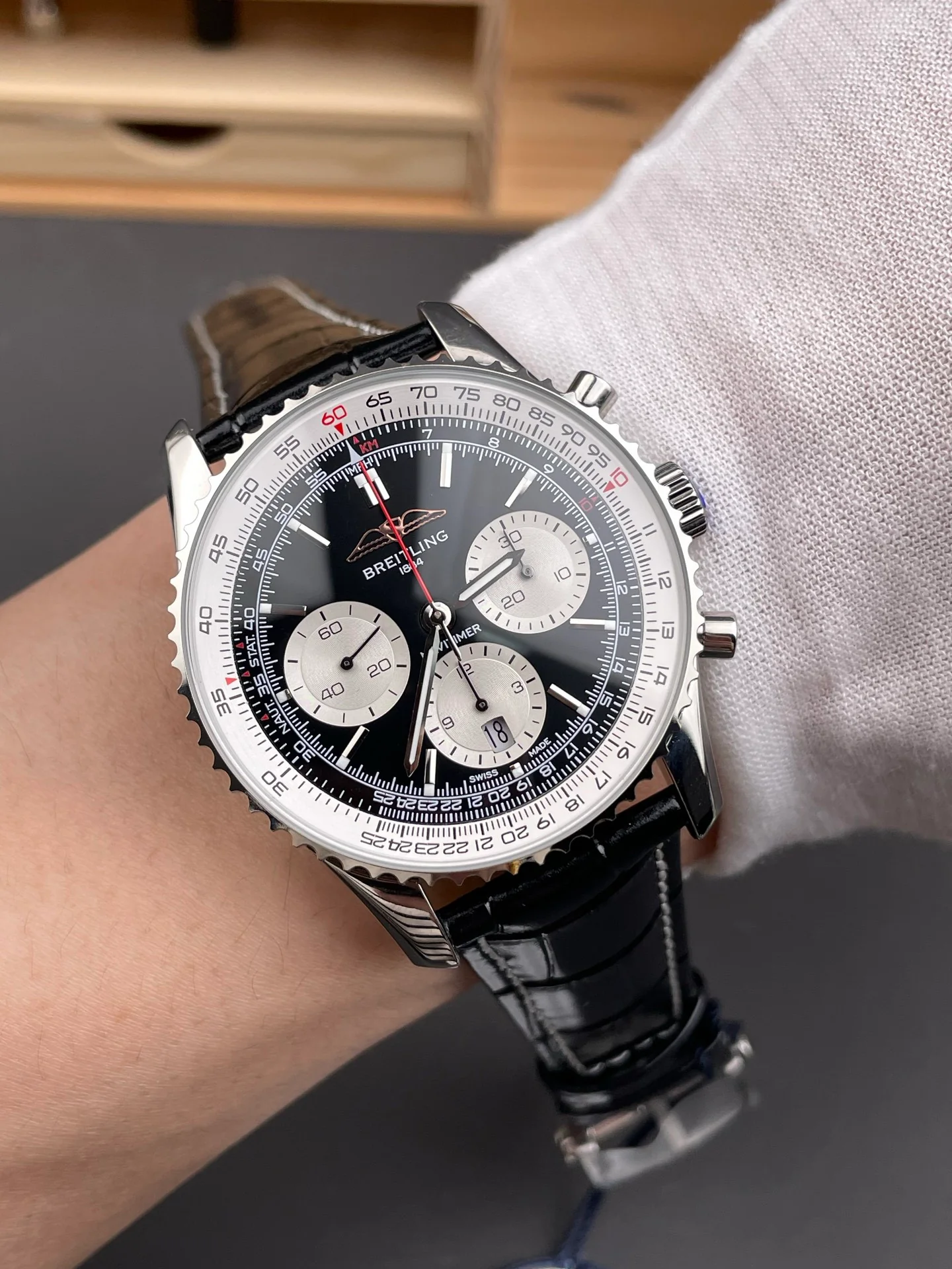 Navitimer B01 Black Dial