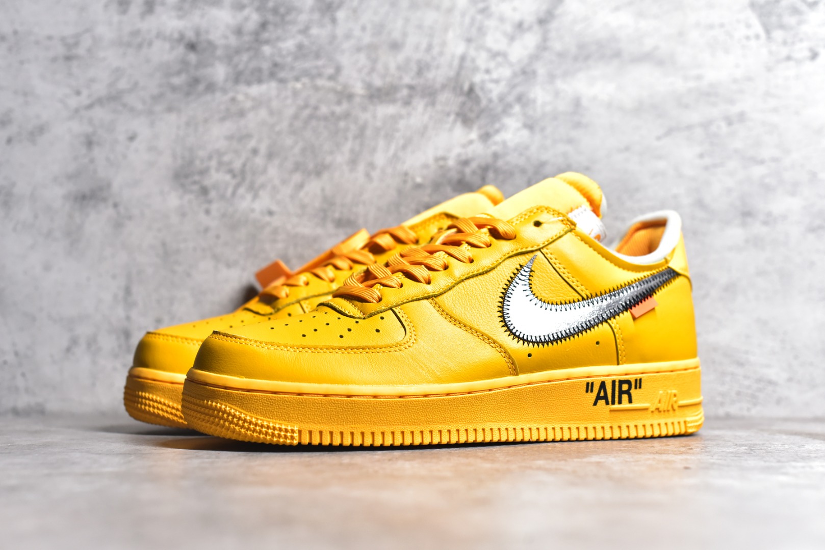 LJ-NIKE AIR FORCE 1 LOW OFF-WHITE ICA UNIVERSITY GOLD  DD1876-700