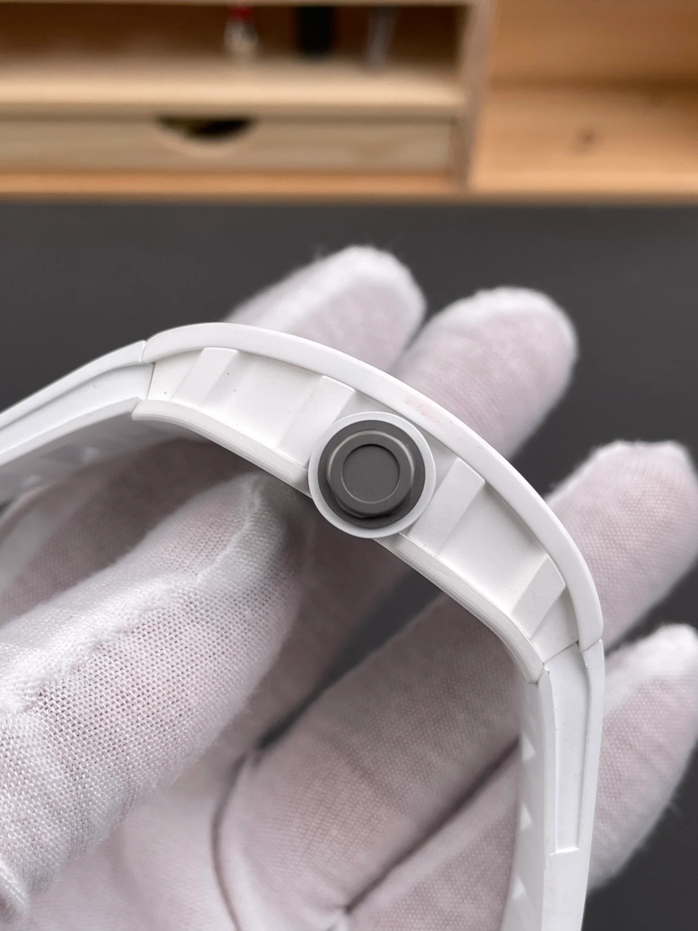RM055 White Ceramic
