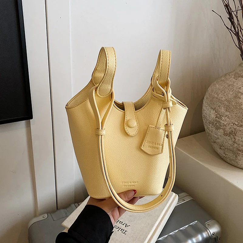 Lyra Bucket Tote