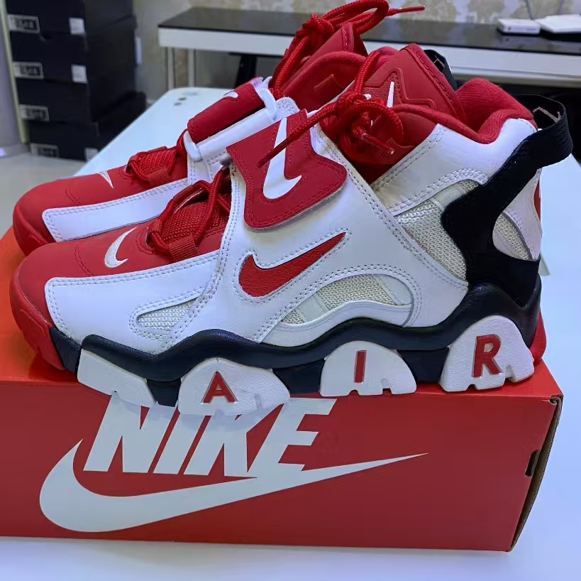 Nike Air Barrage Mid 