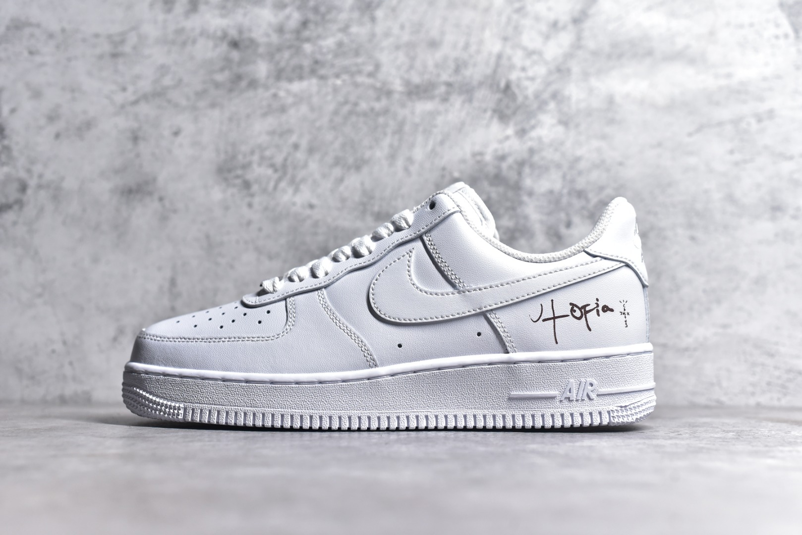 TRAVIS SCOTT X NK AIR FORCE 1 LOW UTOPIA TS CW2288-111