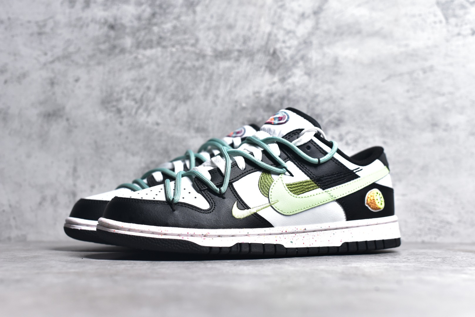 NIKE DUNK LOW MULTIPLE SWOOSHES FD4623-152