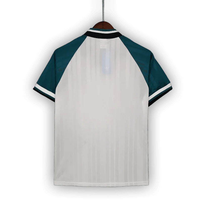 Liverpool 1993/95 Away