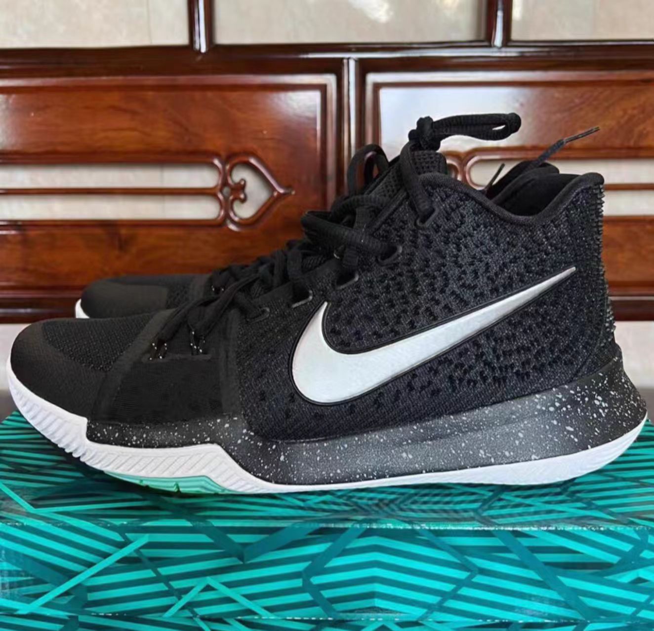Nike Kyrie 3 Black White Speckle