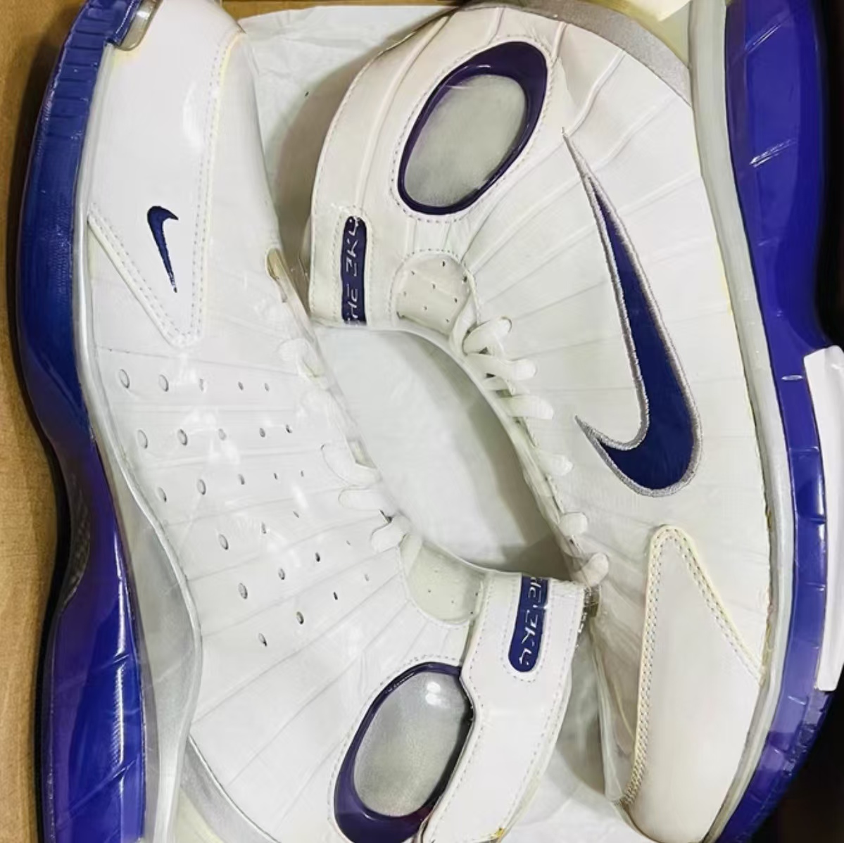 Nike Air Zoom Huarache 2K4 “White/Pro Purple/Metallic Silver”