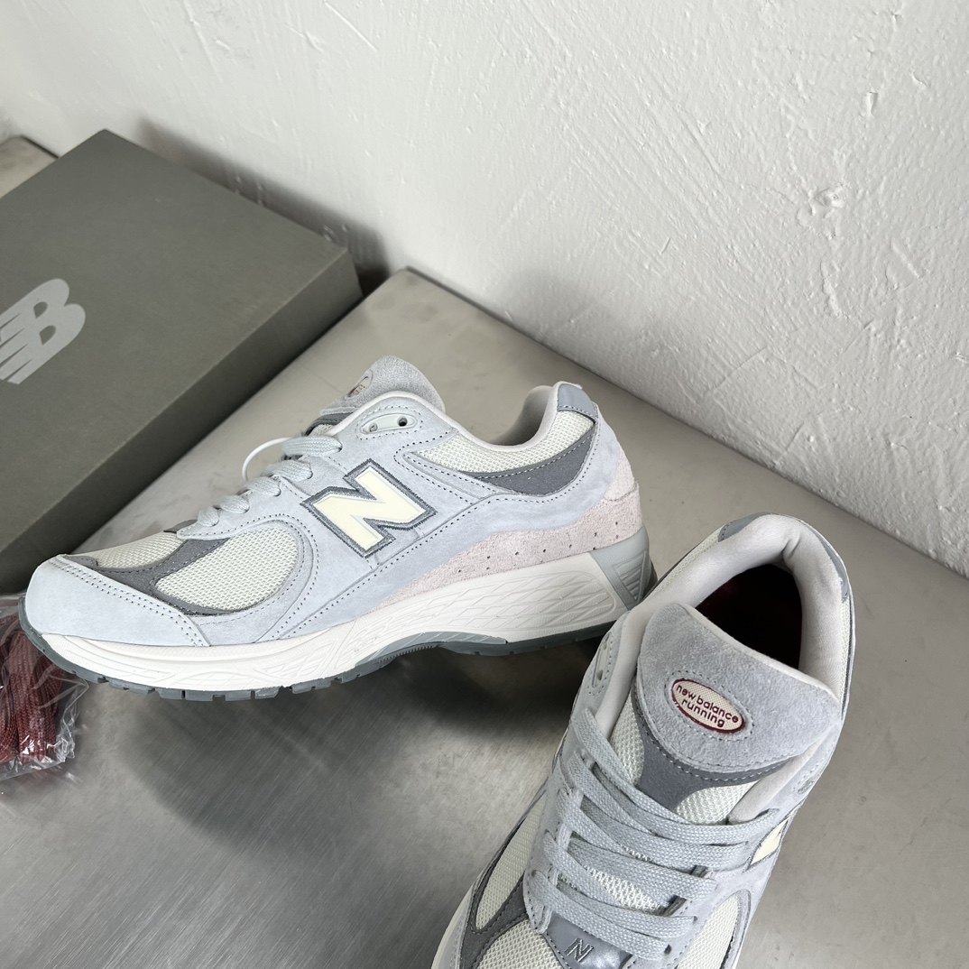 New Balance 2002R M2002RLN gray